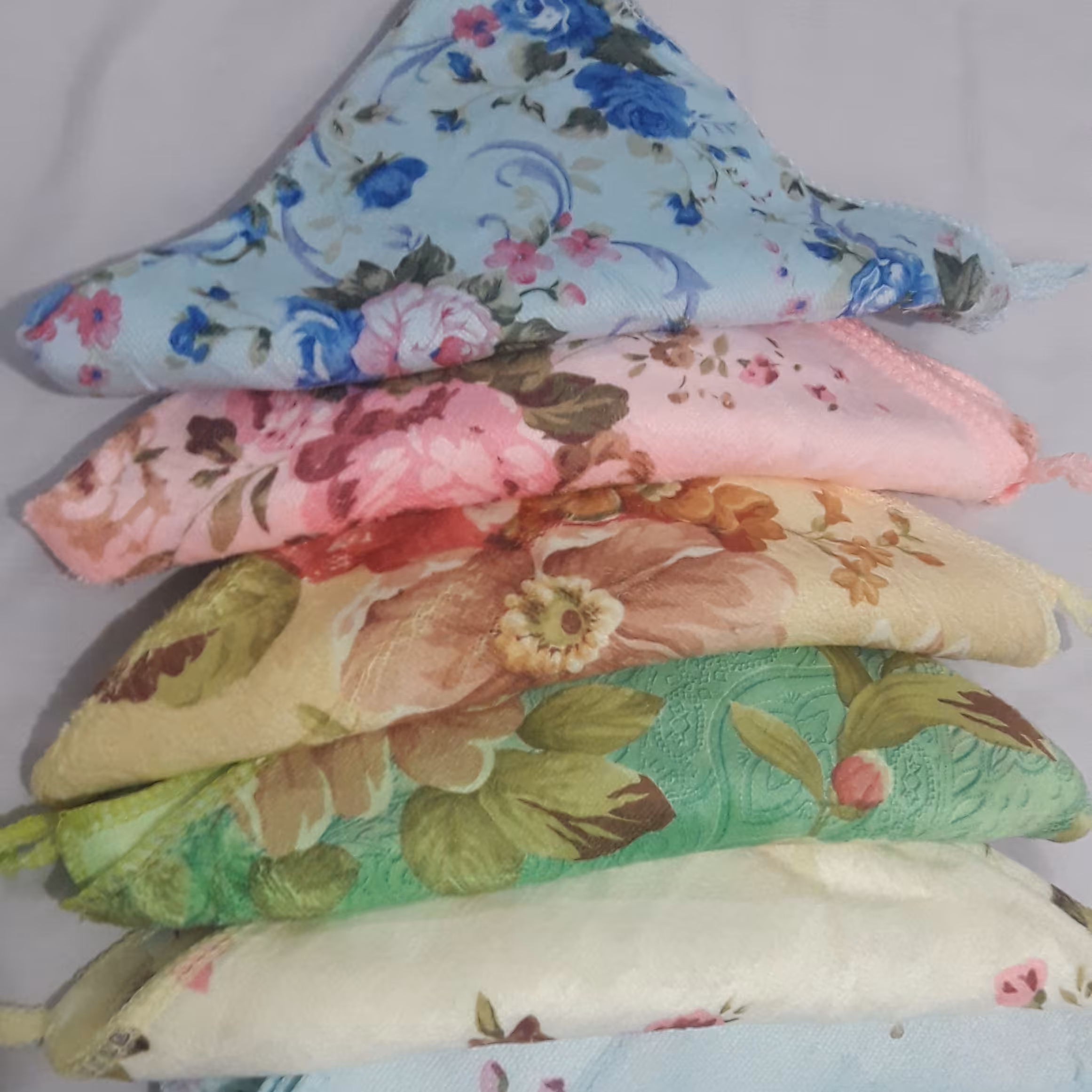 دستمال آشپزخانه حوله ای طرح گلدار  40در40.دارای رنگ بندی