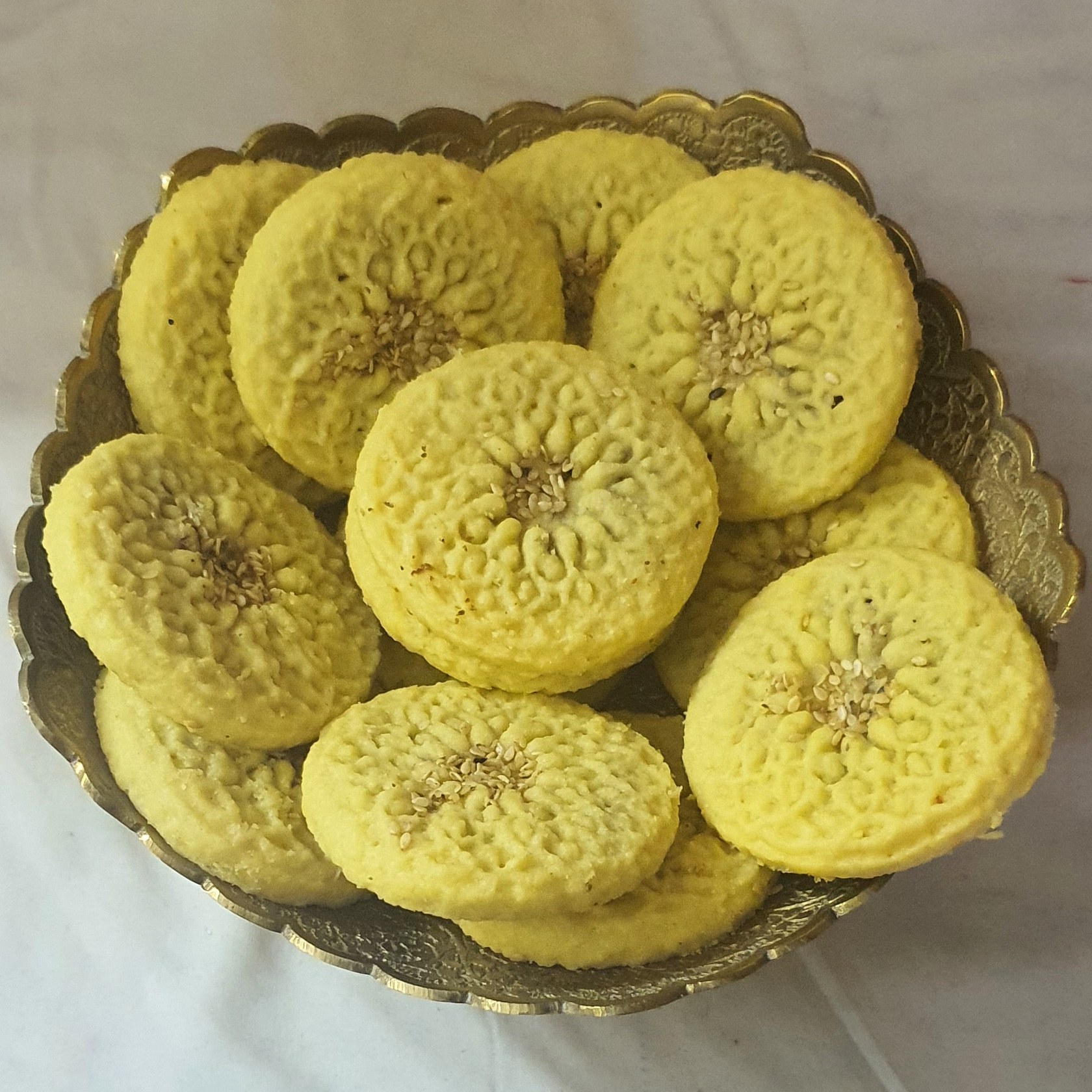 کلمپه کنجدی سنتی کرمان در بسته بندی دو کیلوگرمی