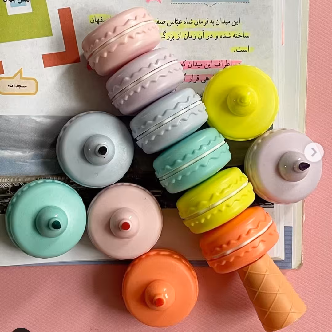 هایلایت شش رنگ زیبای ماکارون جذاب و خاص یه هدیه ی مناسب دارای جعبع مقوایی