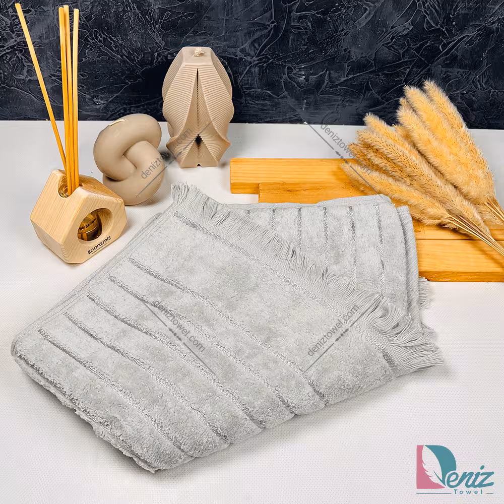 حوله دستی طرح کارمن رنگ بنتون