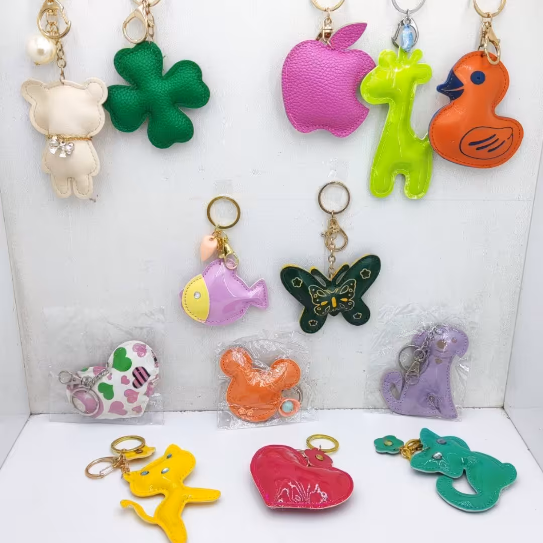 پاکلیدی یا پاسوییچی چرم فانتزی رنگ و طرح مختلف حالب و گوکولی