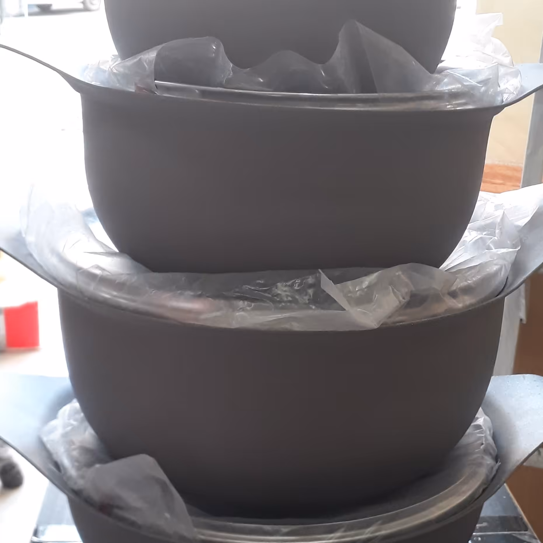 سرویس 8 پاچه تفلون داخل گرانیت شامل یک تابه  3 تا قابلمه بادر شیشه  سایز20و24و28