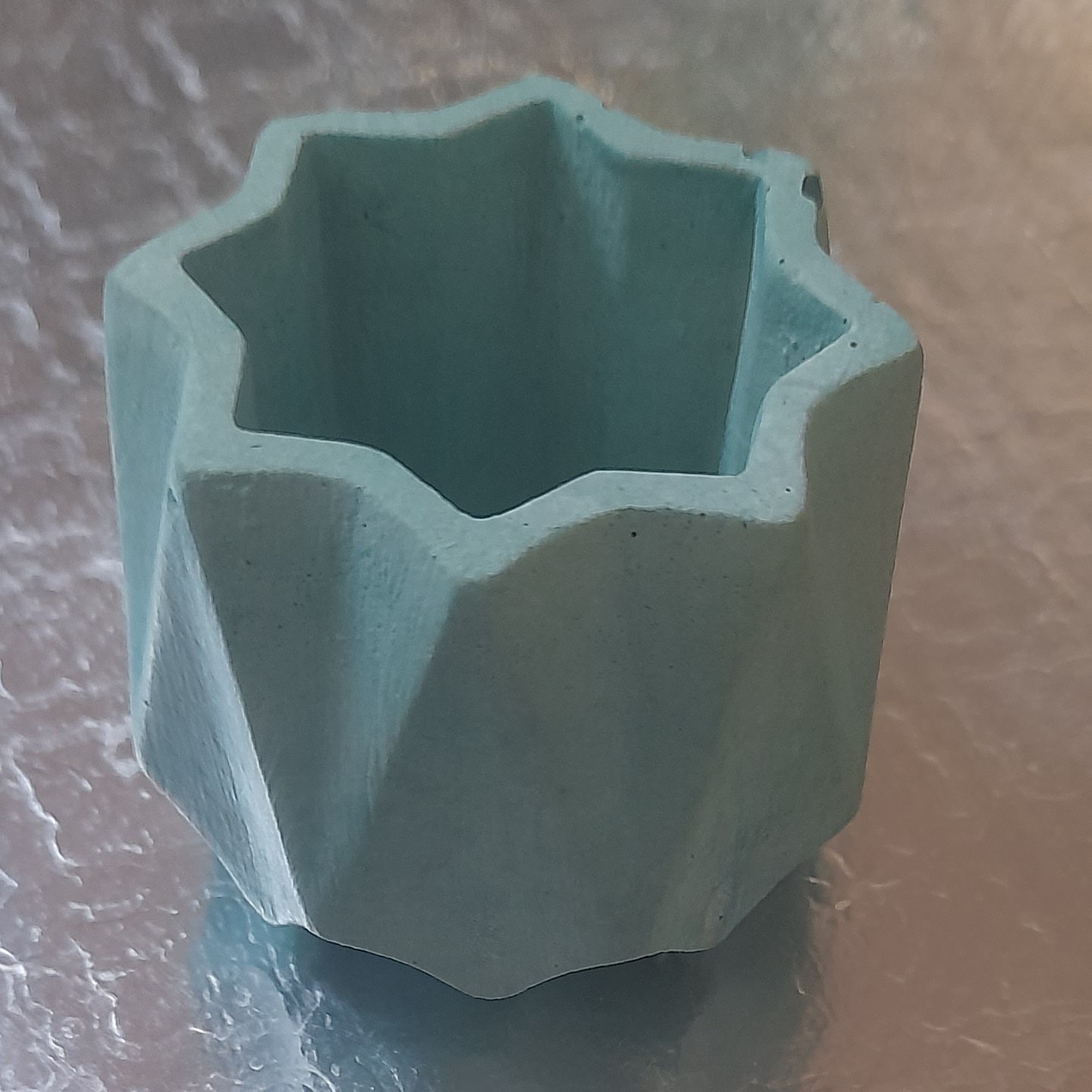 گلدان مینیاتوری بتنی مناسب هدیه روز مادر پدر معلم وکادوی کوچک و زیبا وپر کاربرد