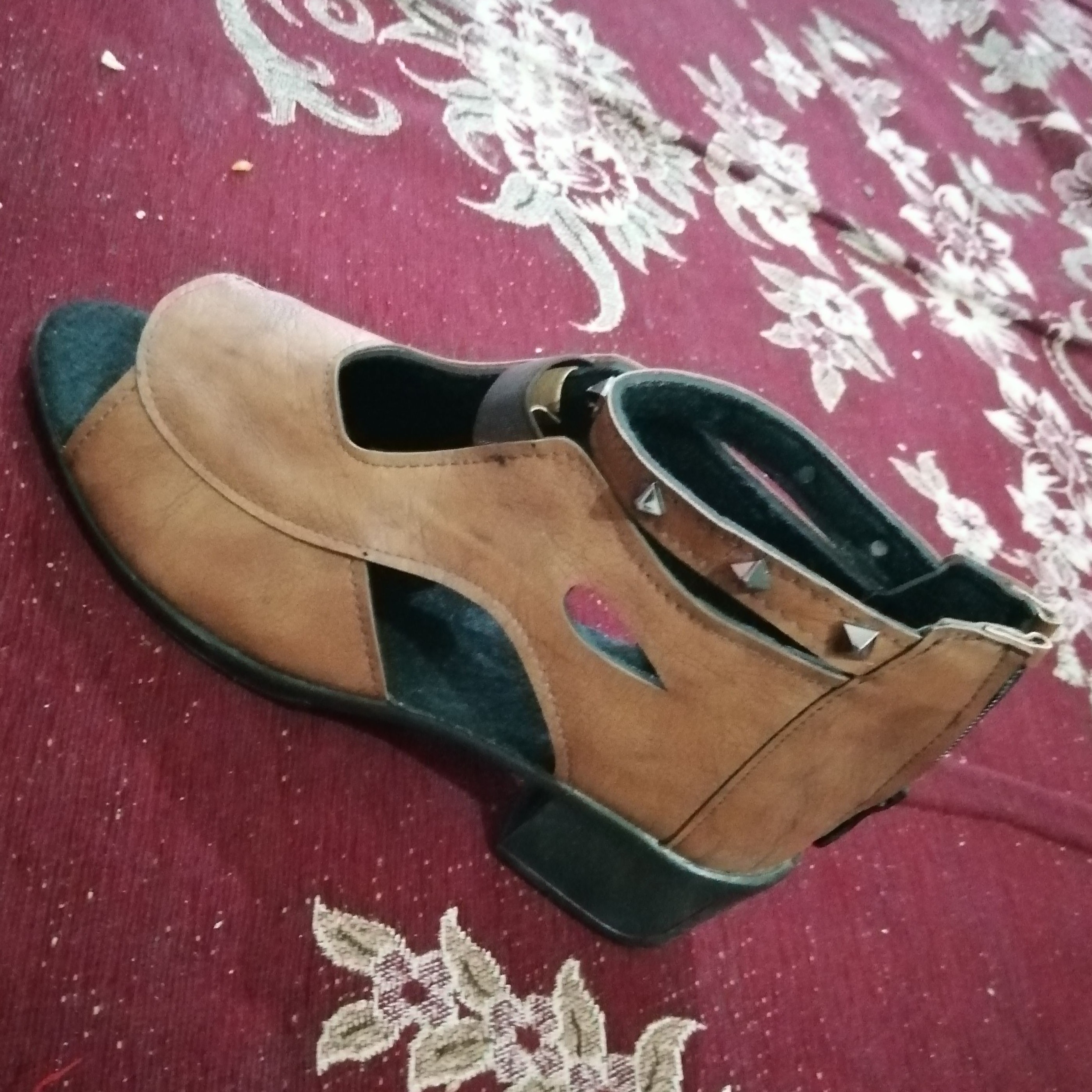 کفش زنانه.....