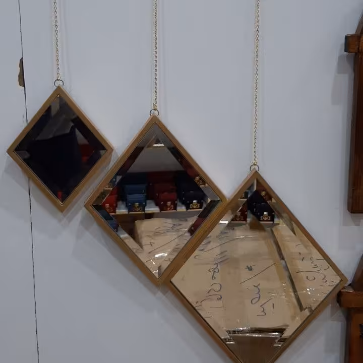 آینه لوزی زنجیردار