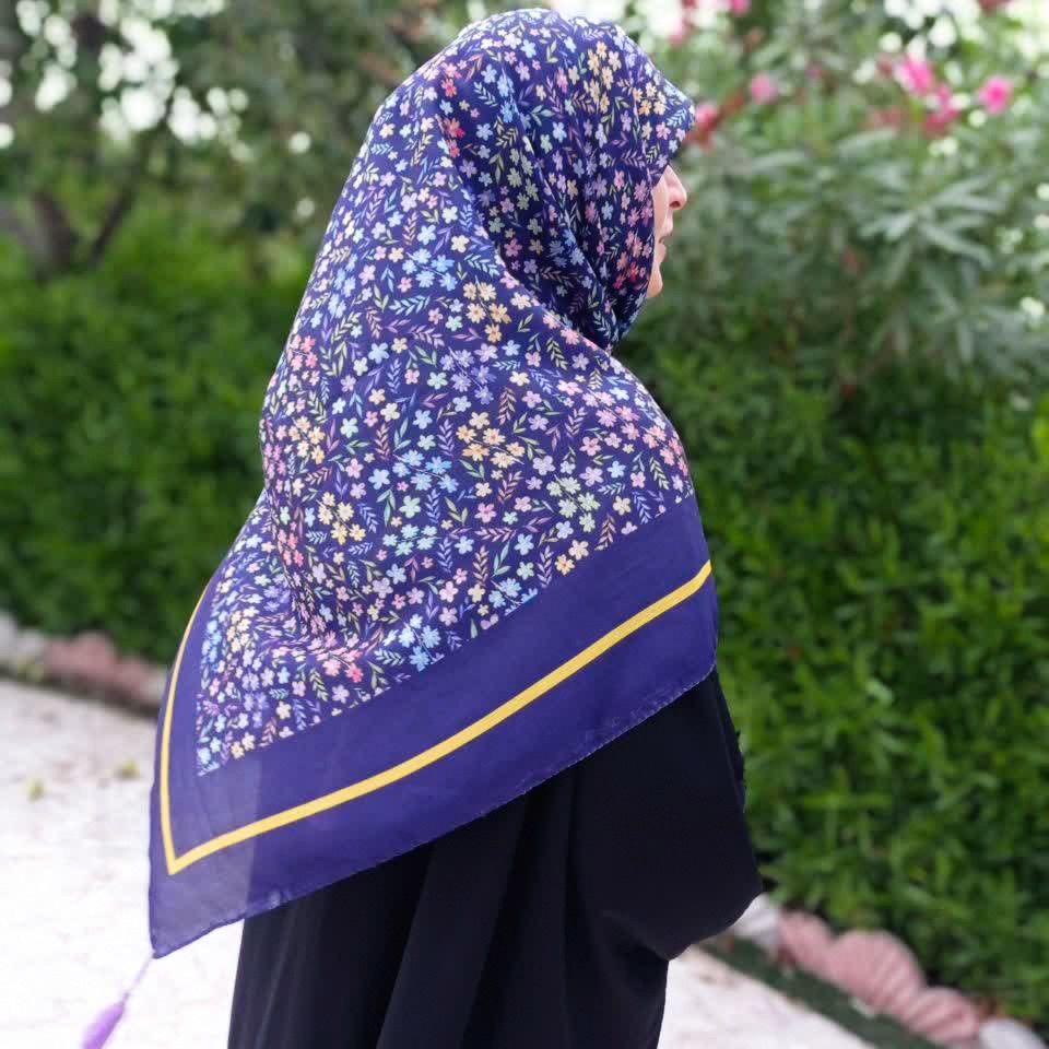 روسری گلدار نخی