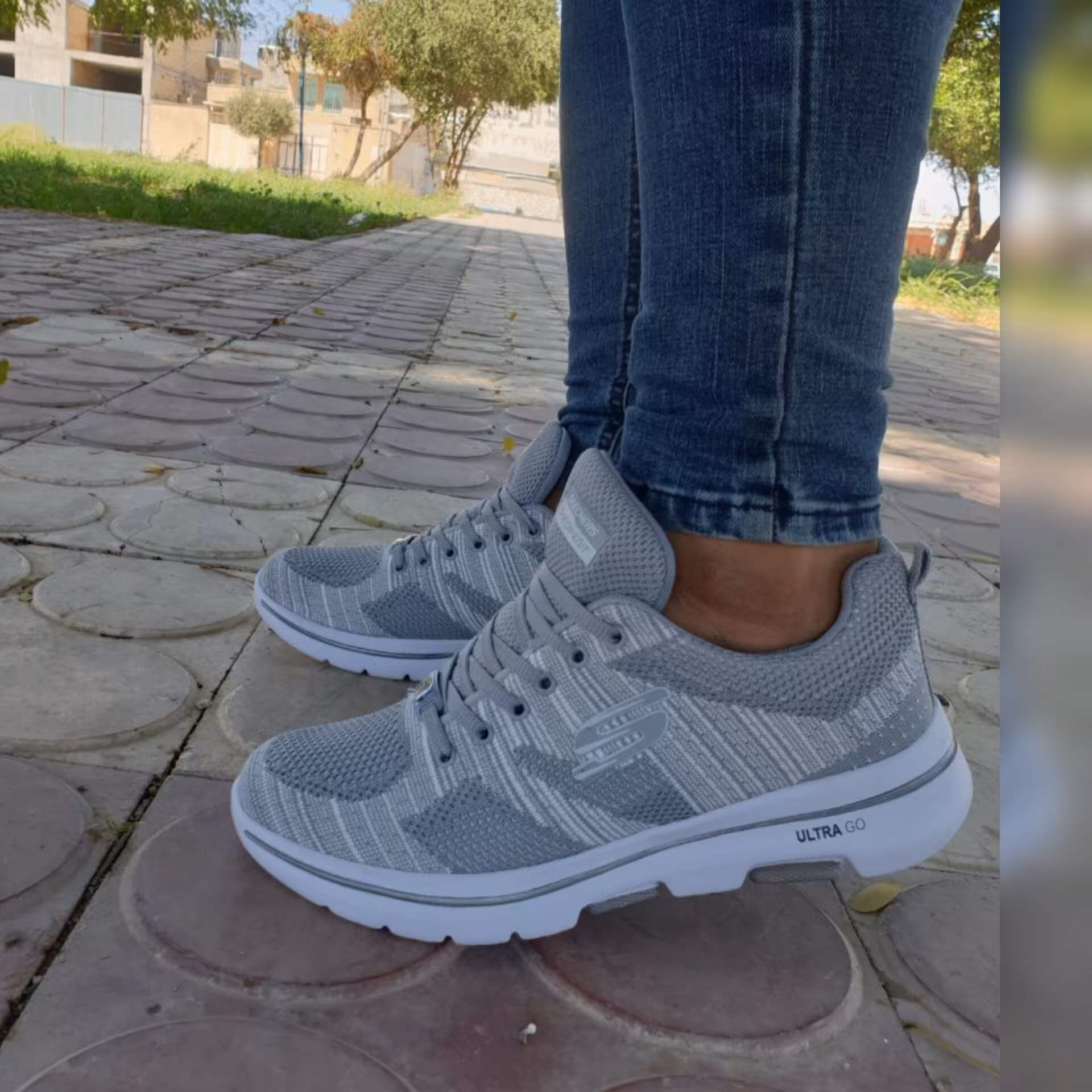 کفش اسپرت راحت سبک و نرم مارک اسکیچرز  در سه رنگ سایز 41 تا 44 موجود در  کفش پاپوش بهبهان 