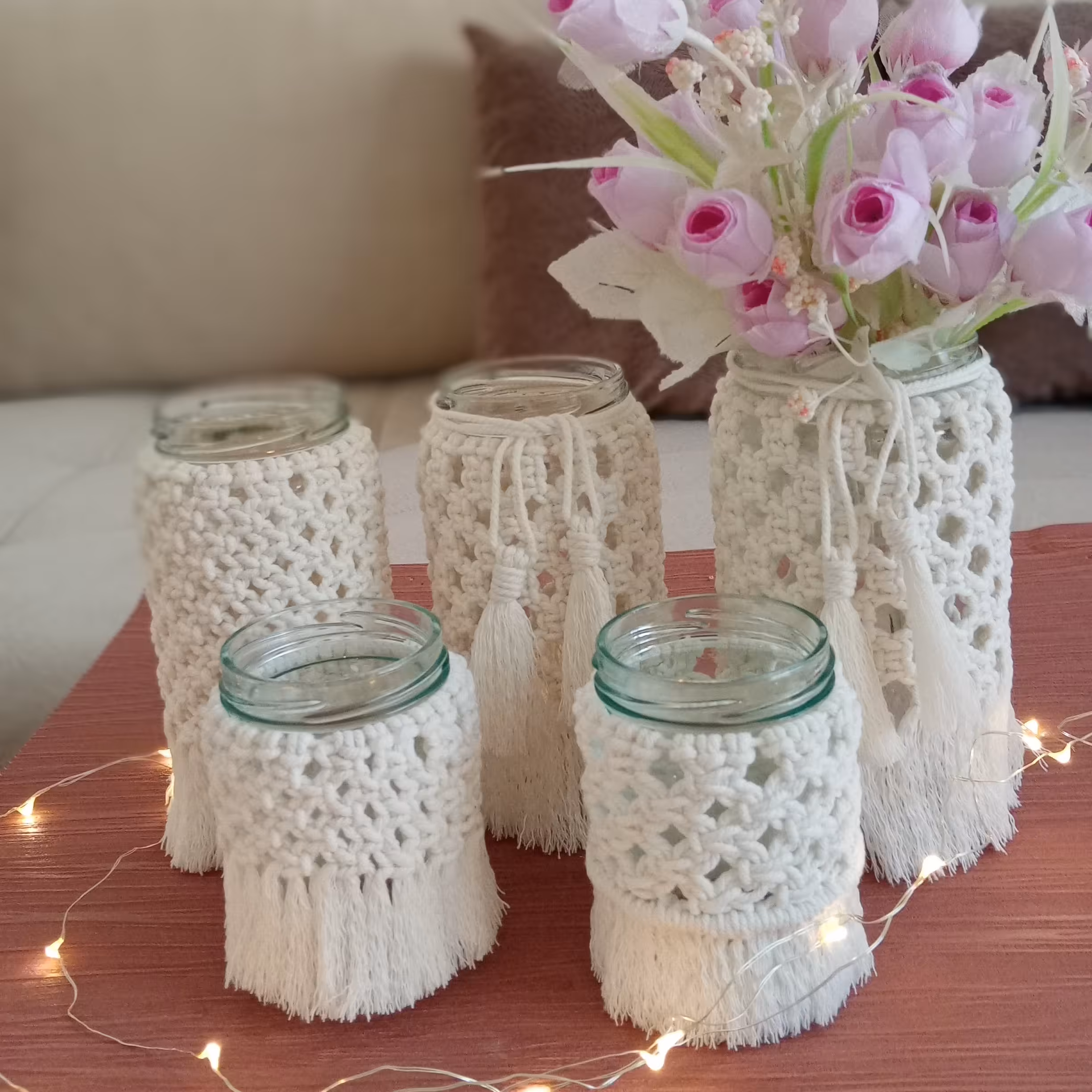 جاشمعی مکرومه بافی گلدان مکرومه بافی شمعدان مکرومه بافی شیشه مکرومه بافی دکور شیک جاشمعی شیک سبک بوهو دکور هفت سین
