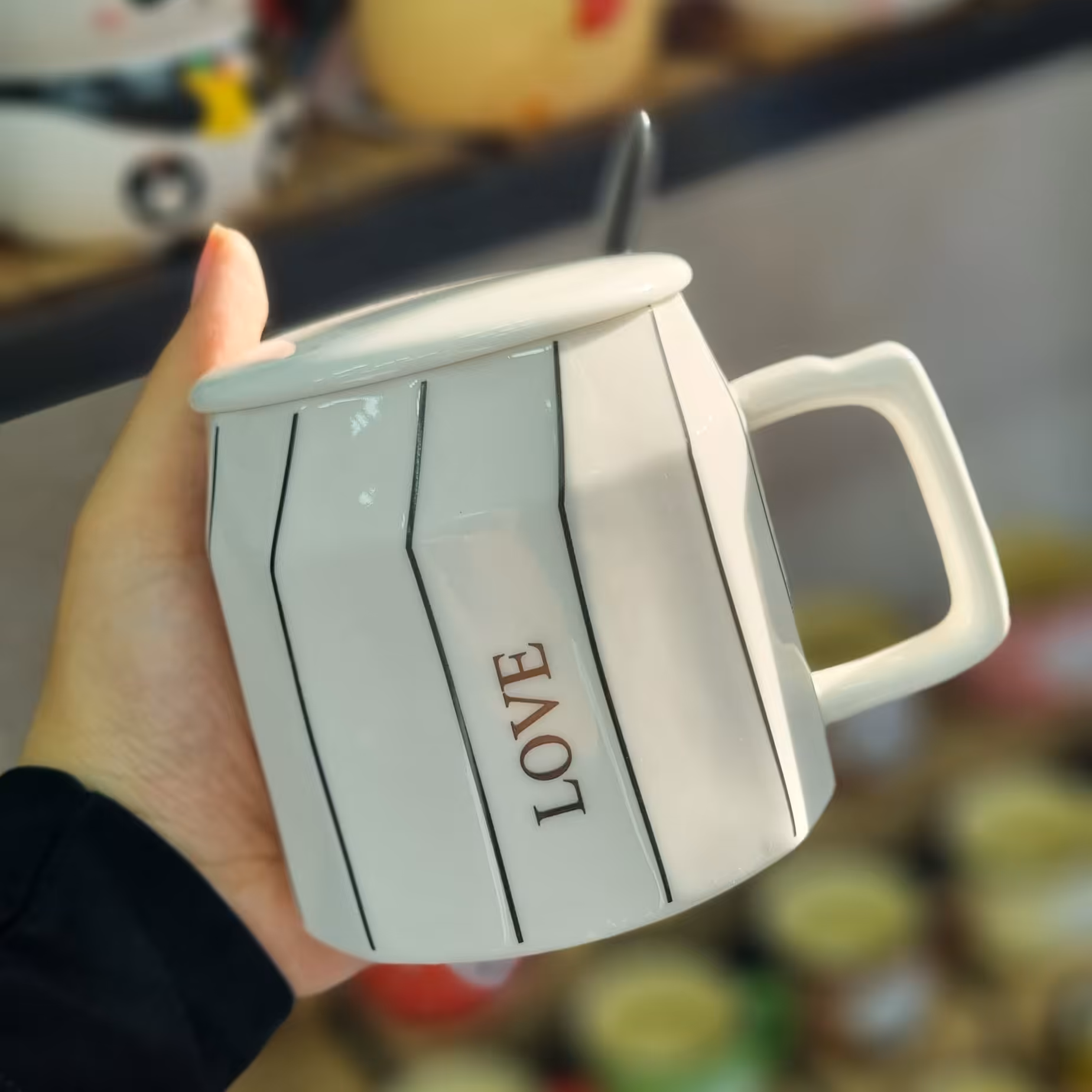 ماگ سرامیکی در چهار رنگ سفید،مشکی،ابی،سبز