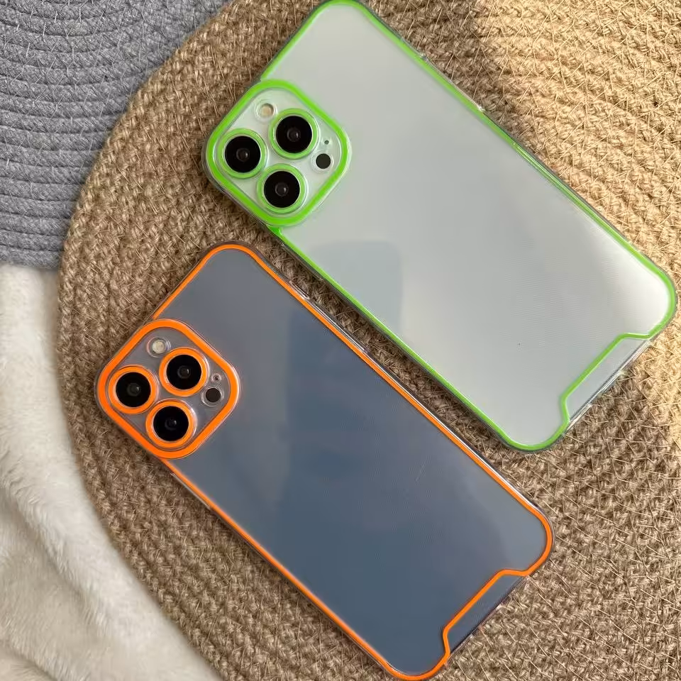 قاب Black Light شبرنگ آیفونی (کدC1228)هزینه ارسال رایگان

