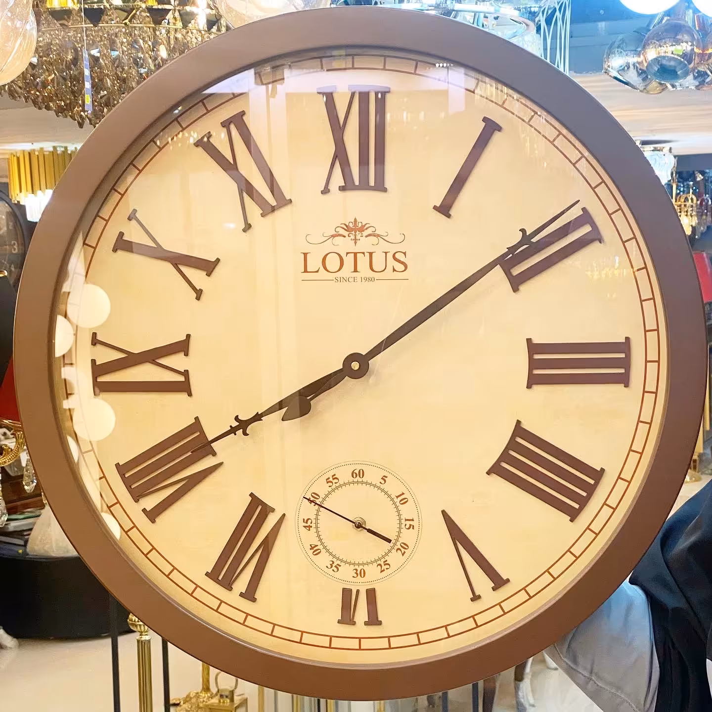 ساعت دیواری لوتوس چوبی 60 سانتی 