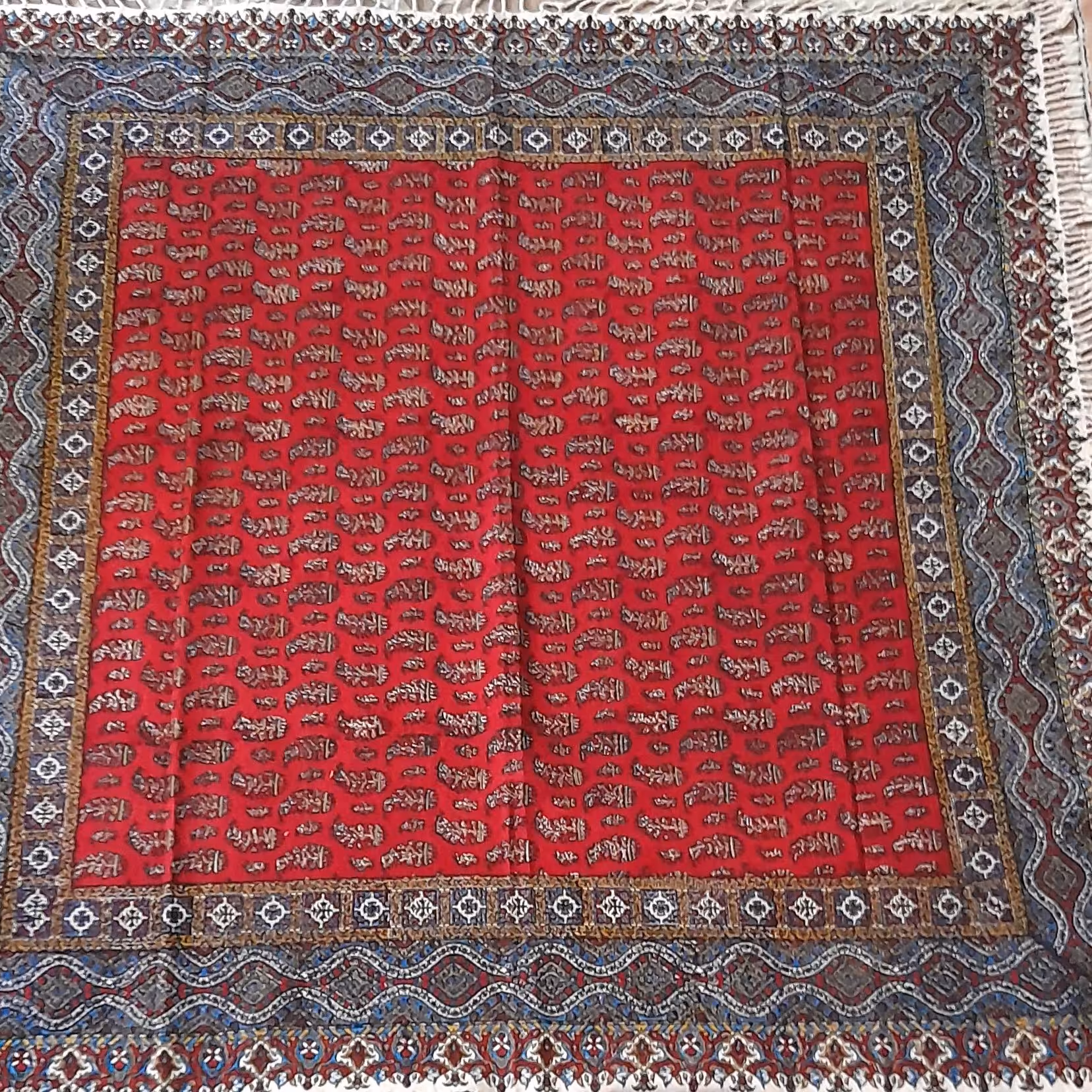 سفره ورومیزی قلمکاری صادراتی زرشکی 120 سانتی