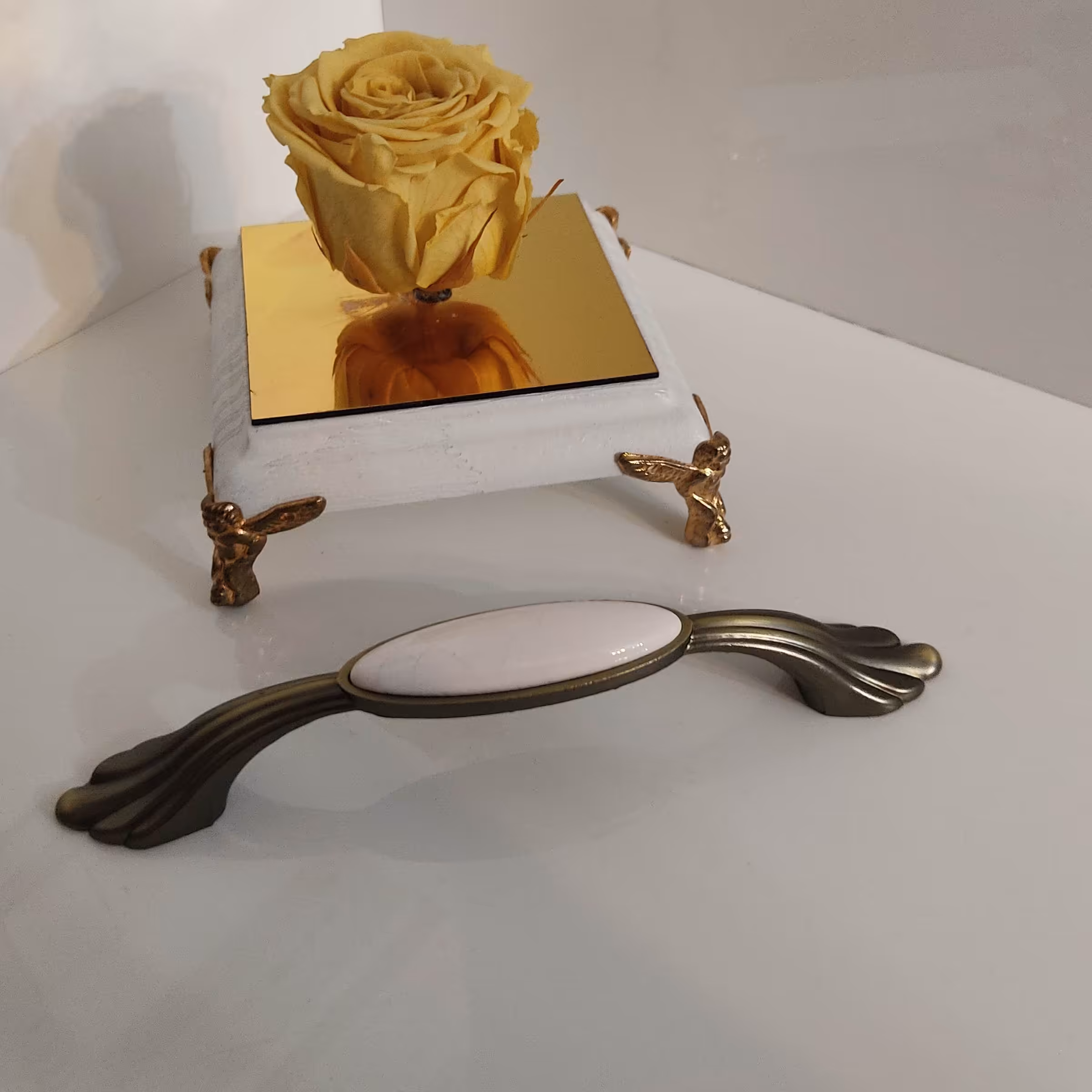 دستگیره کابینتی سرامیکی کد 5020 زیتونی مات سایز 96 و 128 میلیمتر جنس بدنه آلومینیومی وسط سنگ سرامیک اصل