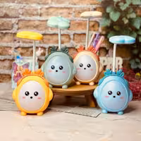  چراغ مطالعه ی عروسکی گوزنی،  2 حالته چراغ خواب و چراغ مطالعه،  پشتش جاقلمی داره،  ارتفاع حدود 15 سانت