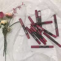 رژ لب مدادی رینهارد