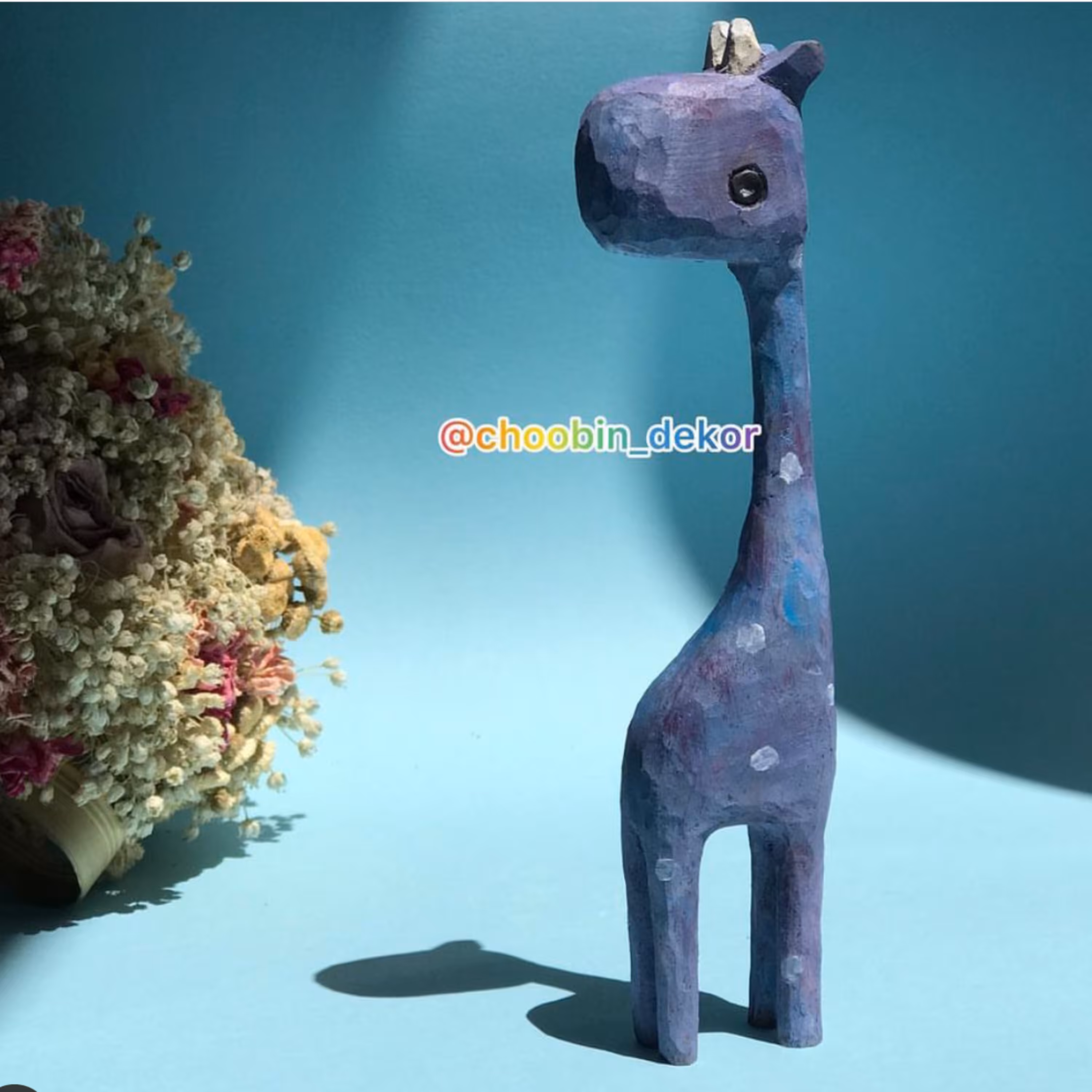 مجسمه چوبی زرافه فانتزی