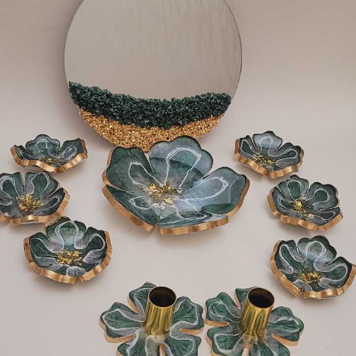 هفت سین رزینی 6عدد پیاله قطر 11سانت رزینی به همراه اینه قطر 20 سانت  و دو عددجا شمعی قطر 11 سانت و کاسه قطر 20 سانت