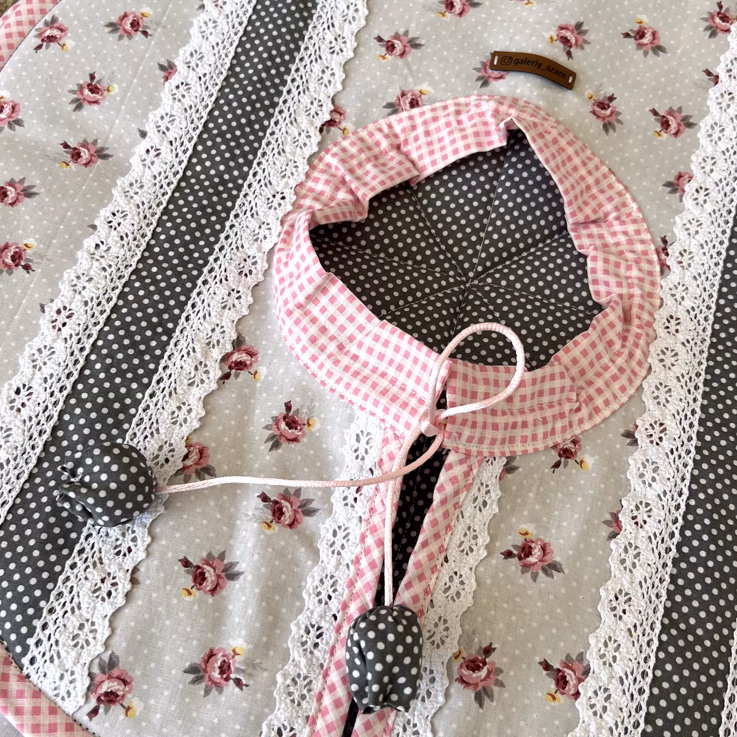 کاور قابلمه مدل گرد دوخته شده با پارچه کتان نخ و پشم شیشه فیلتری  در 2 سایز 