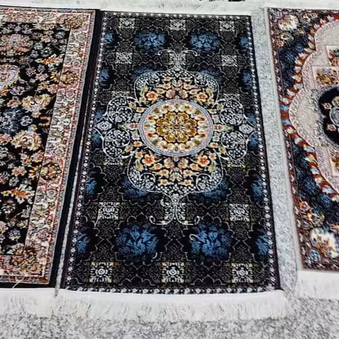 یک جفت پشتی ماشینی رنگ طبق عکس.....