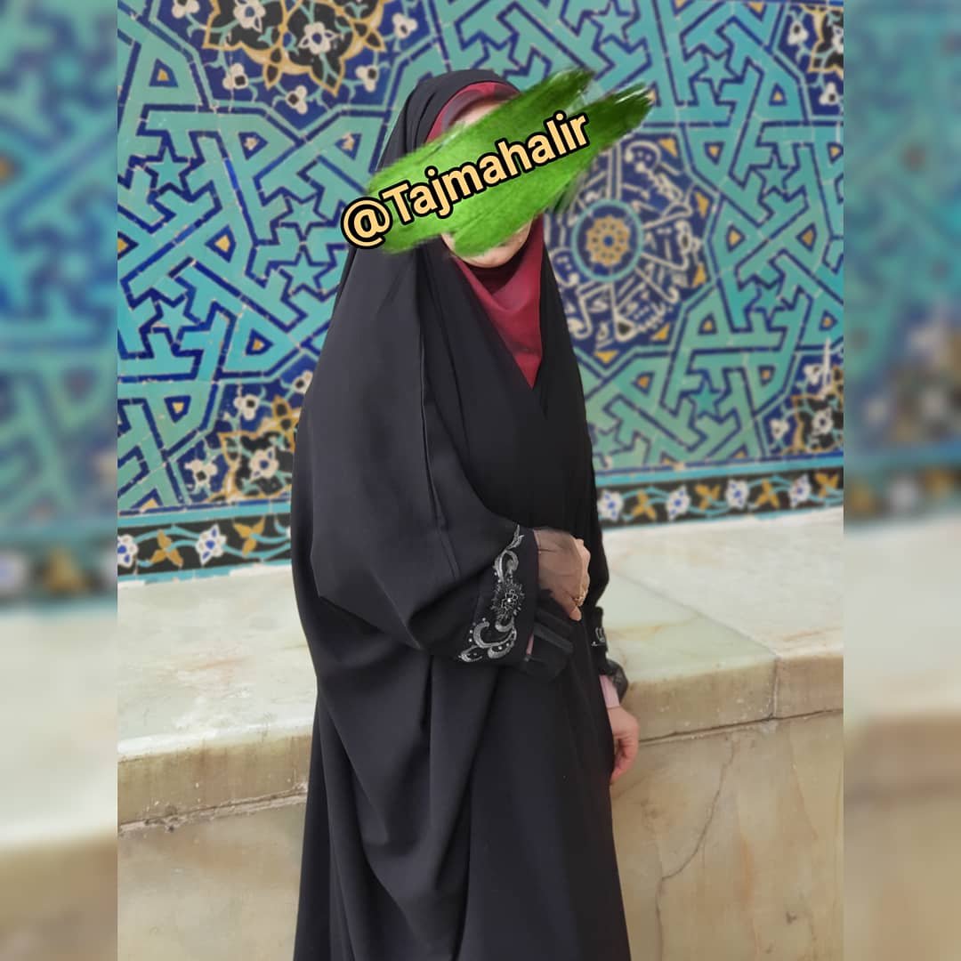 چادر عربی مجلسی چادری با کار دم دست و جواهر دوزی
چادر راحت و کامل پوشیده که سبک و راحت هست