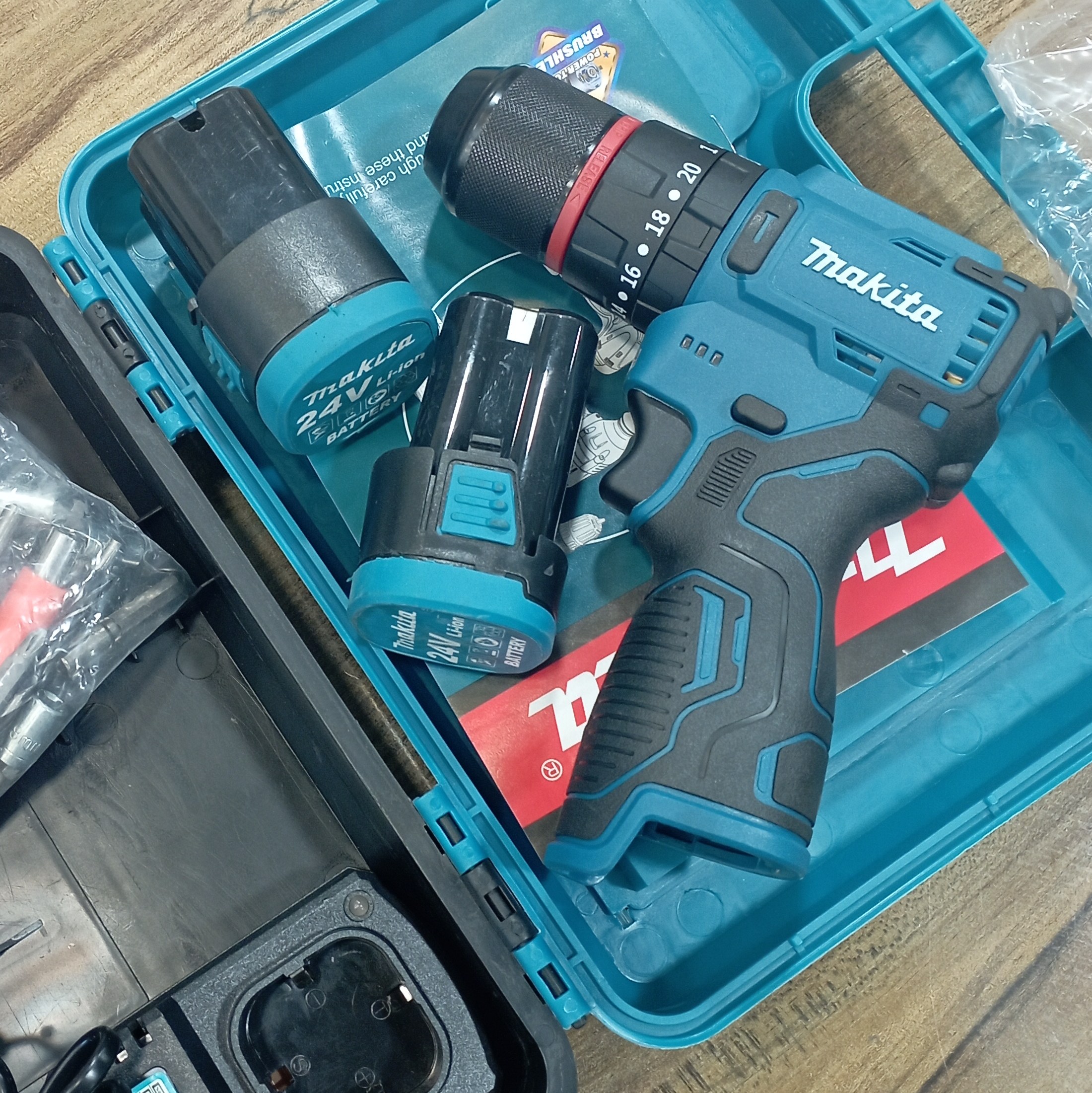 دریل شارژی 24 ولت براشلس ماکیتا سر فلزی 