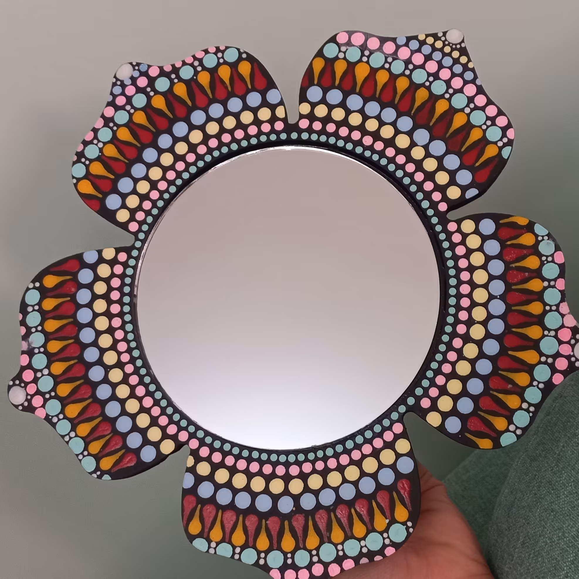 آیینه رومیزی ،نقطه کوبی روی چوب 