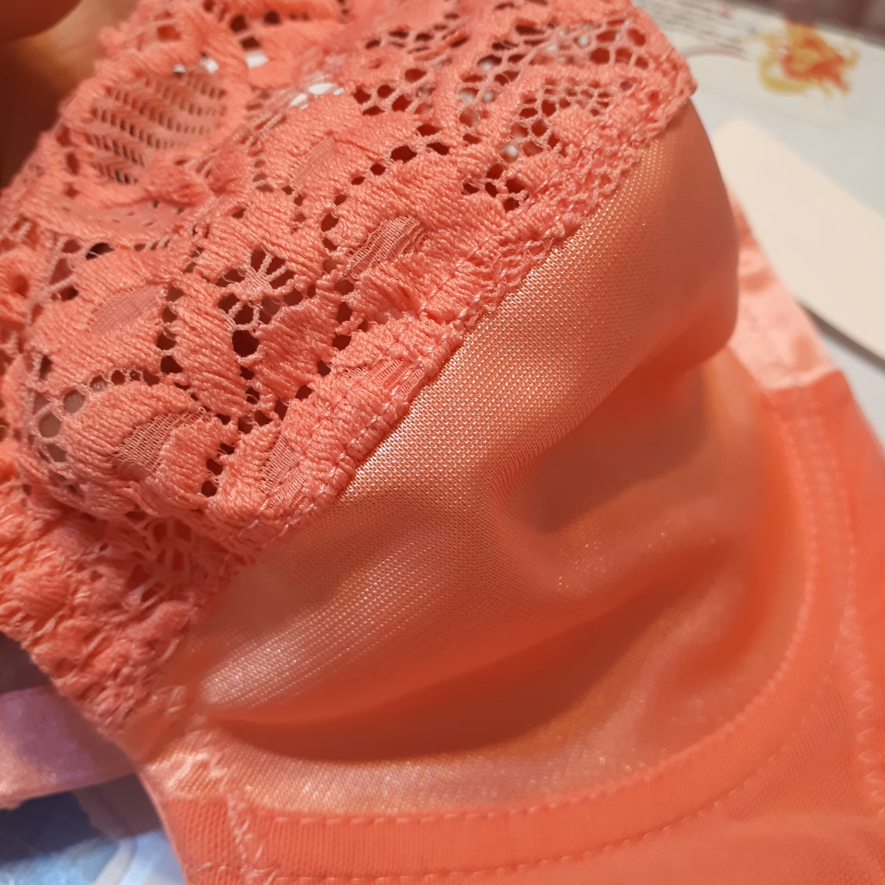  سوتین فنردار ترکیبی ساتن وگیپور هارنسی سایز بندی ورنگ بندی......