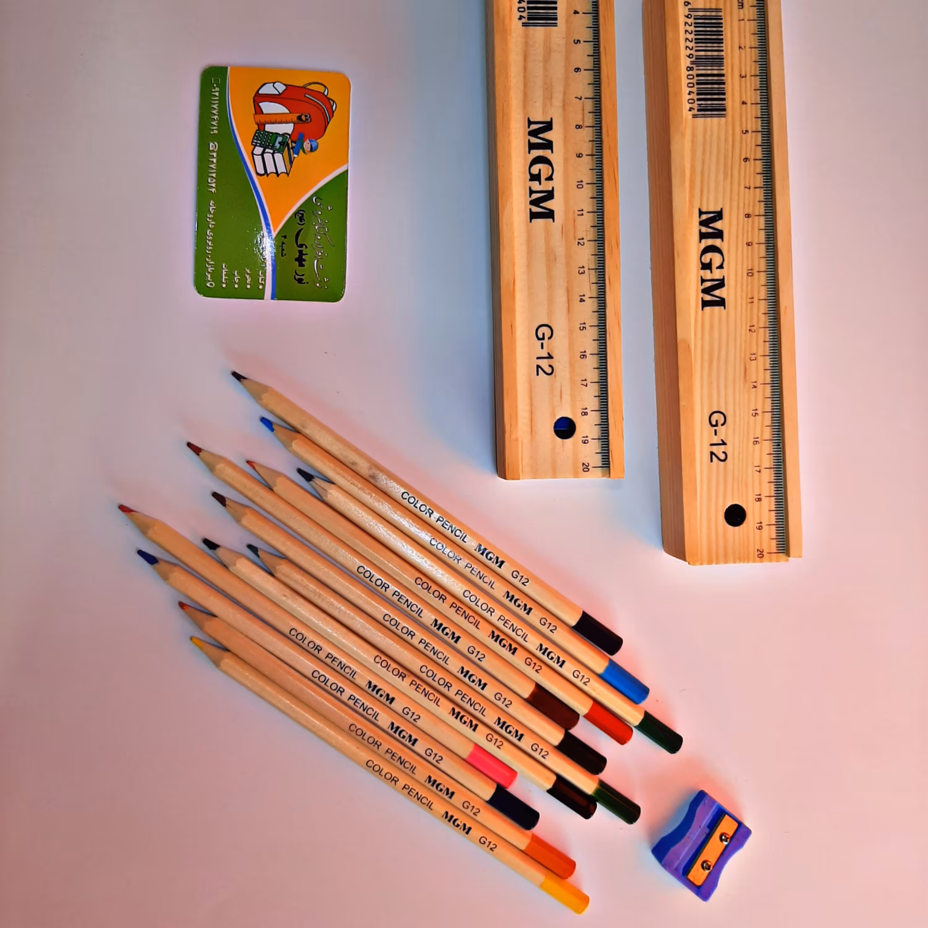 مداد رنگی چوبی 12 رنگ همراه با تراش