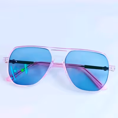 عینک با عدسی فتوکرومیک مخصوص آفتاب و استفاده روزمره