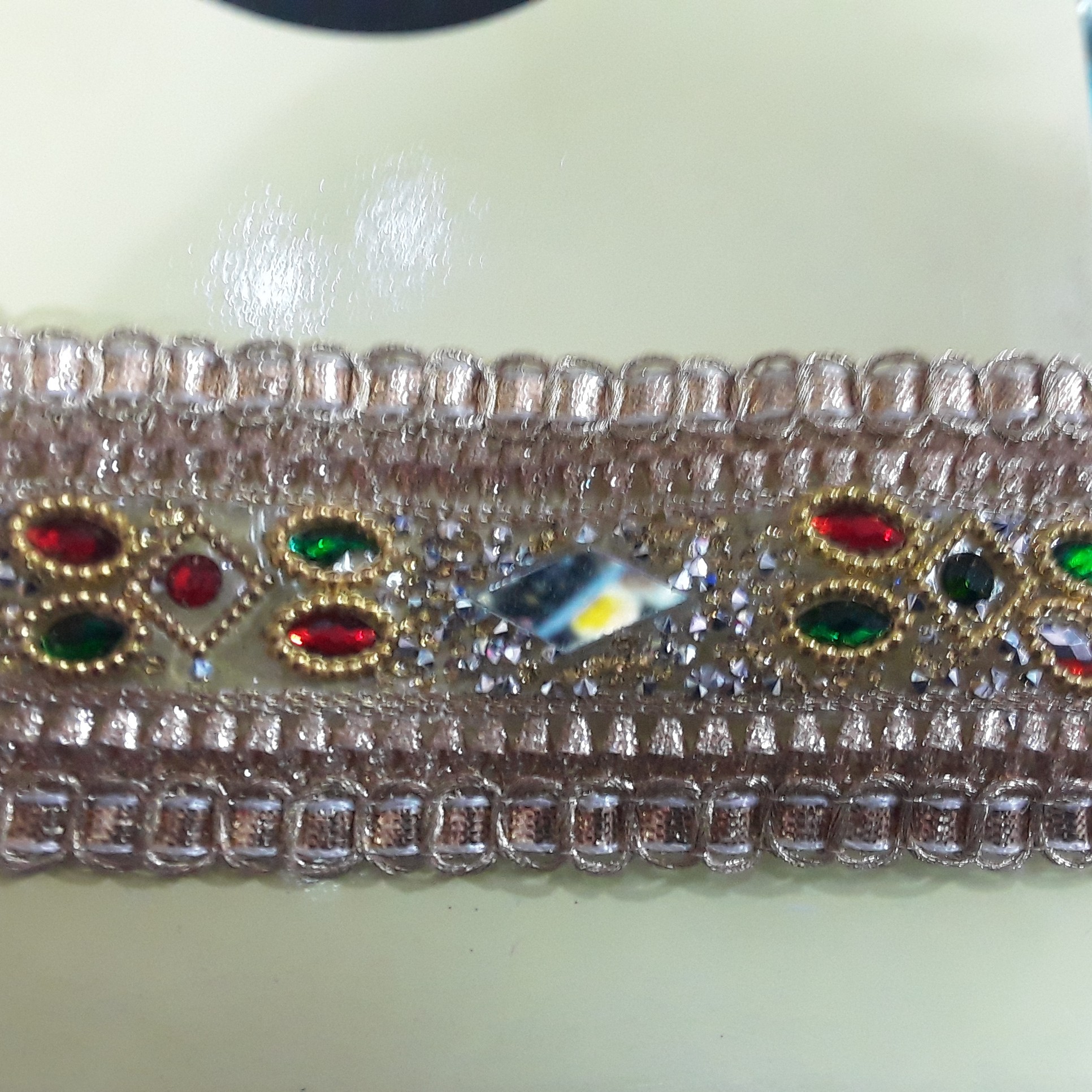 یراق ( خرج کار ) محصول کشور هند تولید سال 2021 قابل اجرا برای لباس های مجلسی و سنتی 