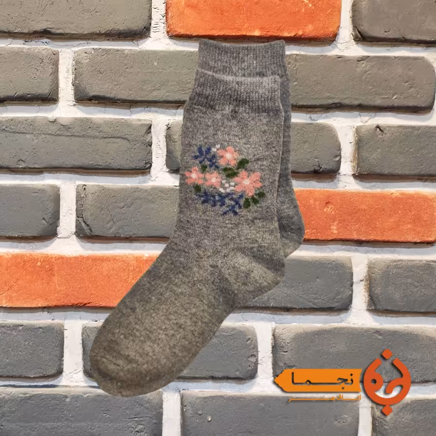 جوراب پشمی گرم طرح گل رنگ خاکستری کم رنگ کد KF06  مناسب پاییز و زمستان