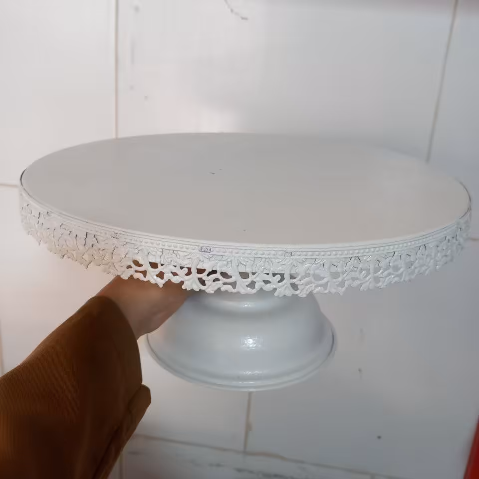 پایه کیک فلزی ( استند کیک ) سفید دور گیپوری 32 سانت