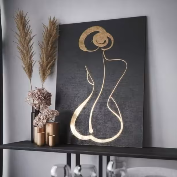 تابلو دکوراتیو با طرح مینیمال بانو اجرا شده با رنگ روغن و ورق طلا