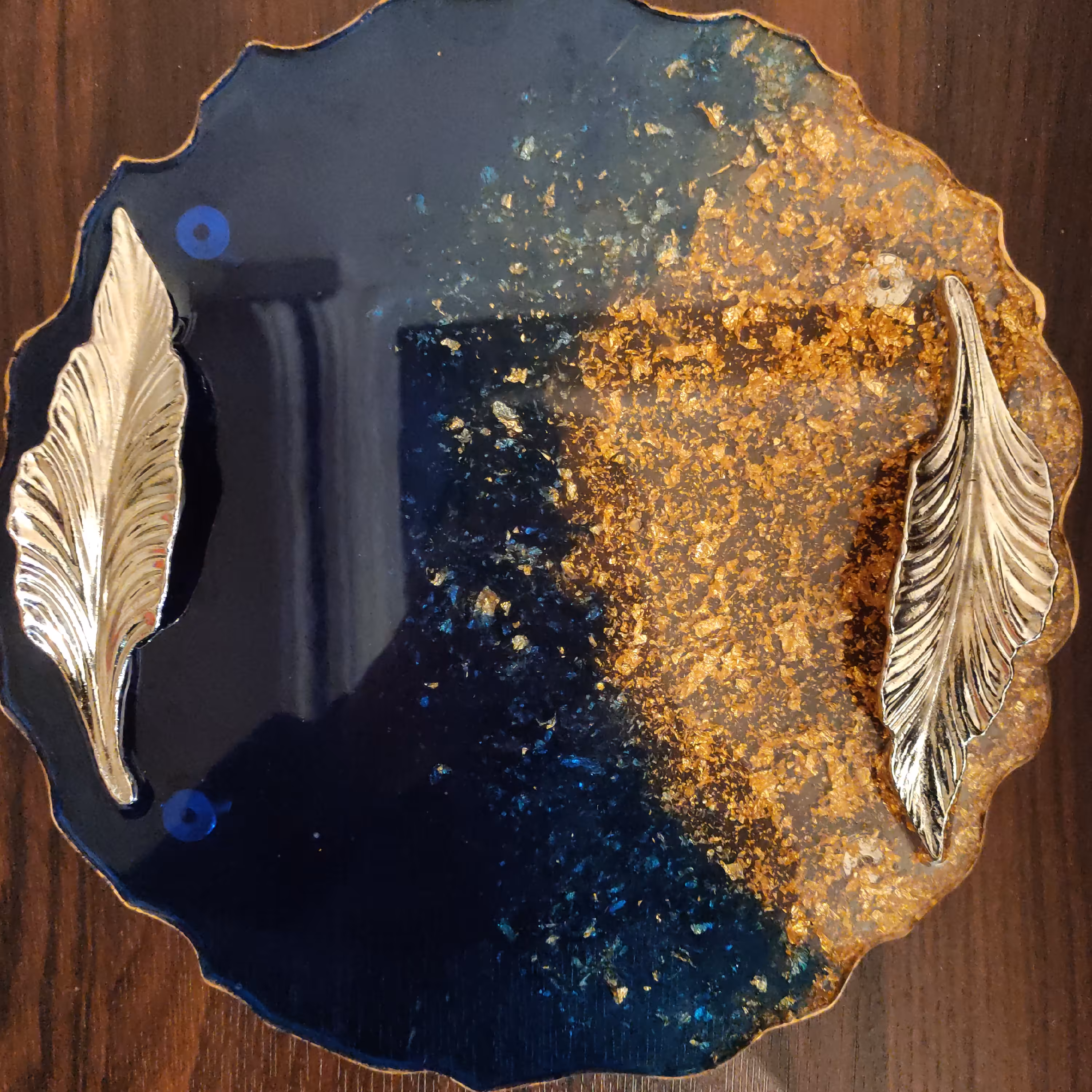 سینی رزینی طرح برکه و پاییز