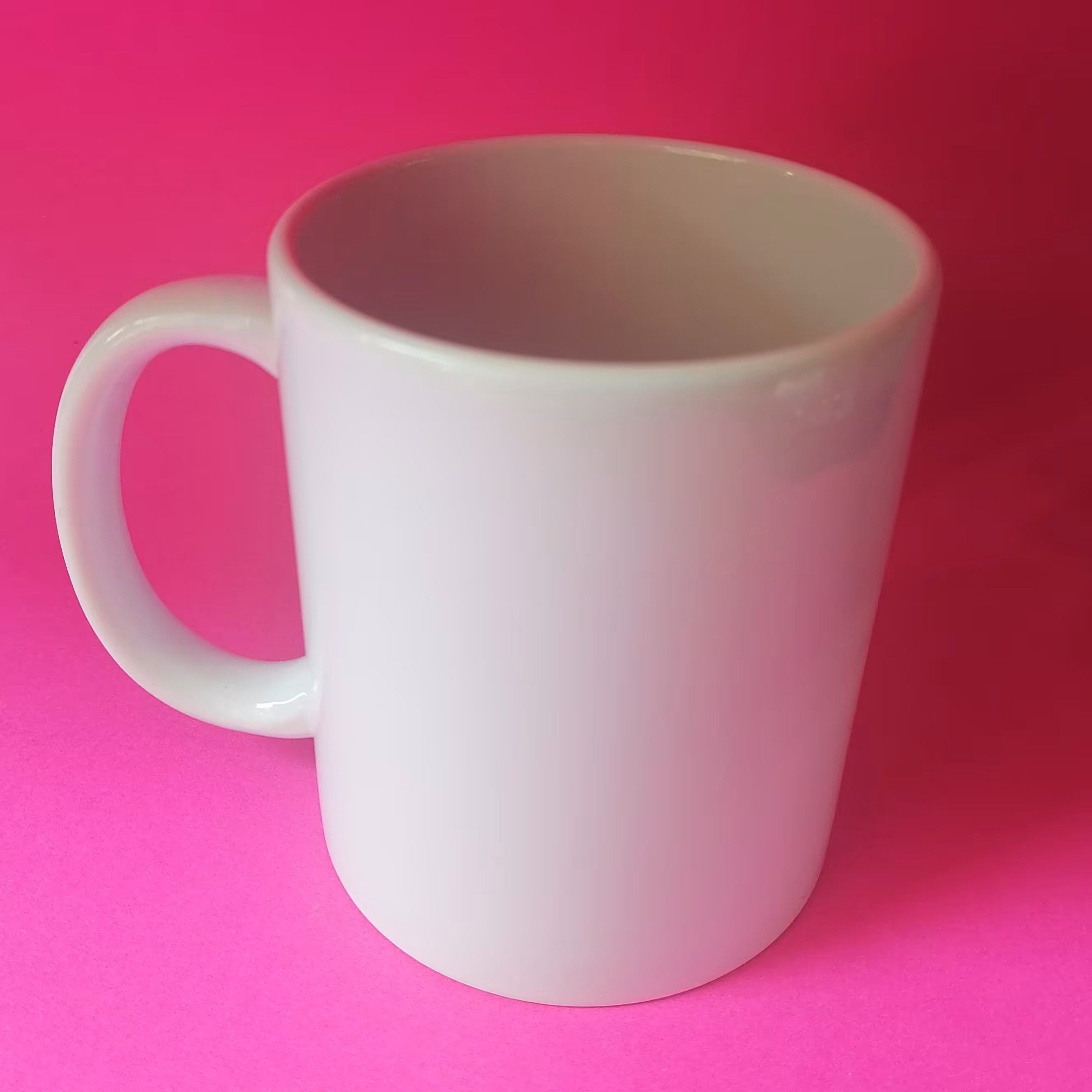 چاپ عکس دلخواهتان روی انواع ماگ های ساده و حرارتی و دسته قلب