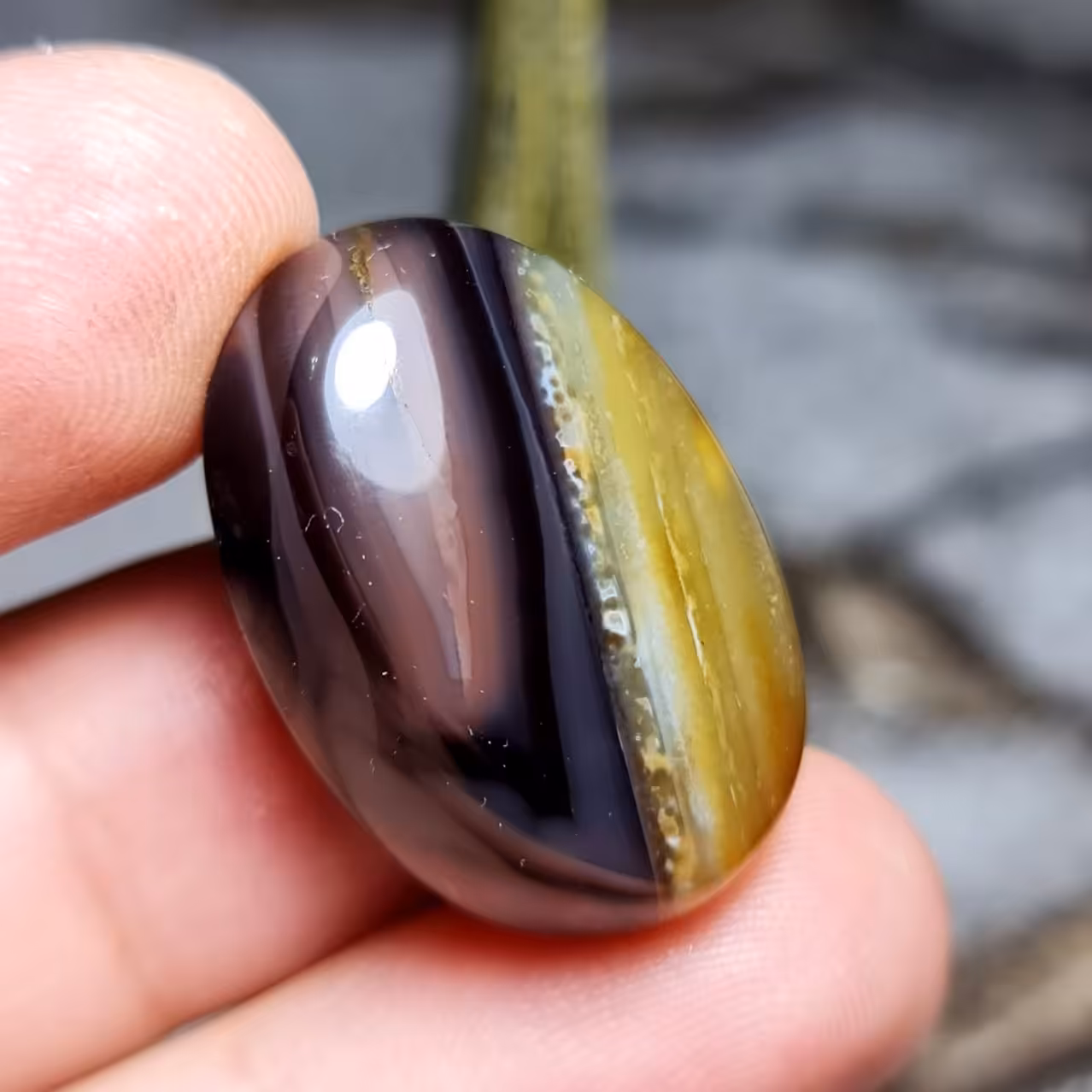  نگین فوق العاده زیبای سنگ عقیق خاص خراسانی اصل معدنی
کد 25092
