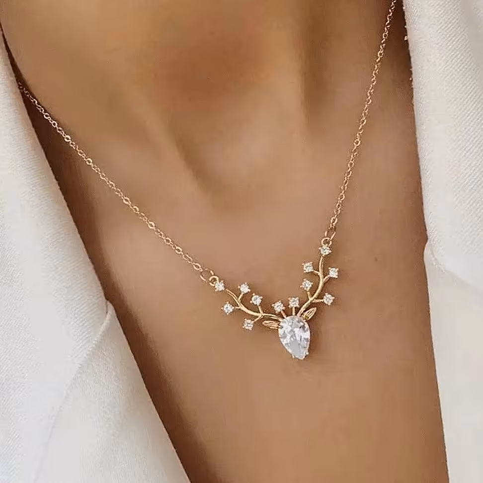 گردنبند گوزن استیل در دو رنگ سفید و طلایی رنگ طلایی 