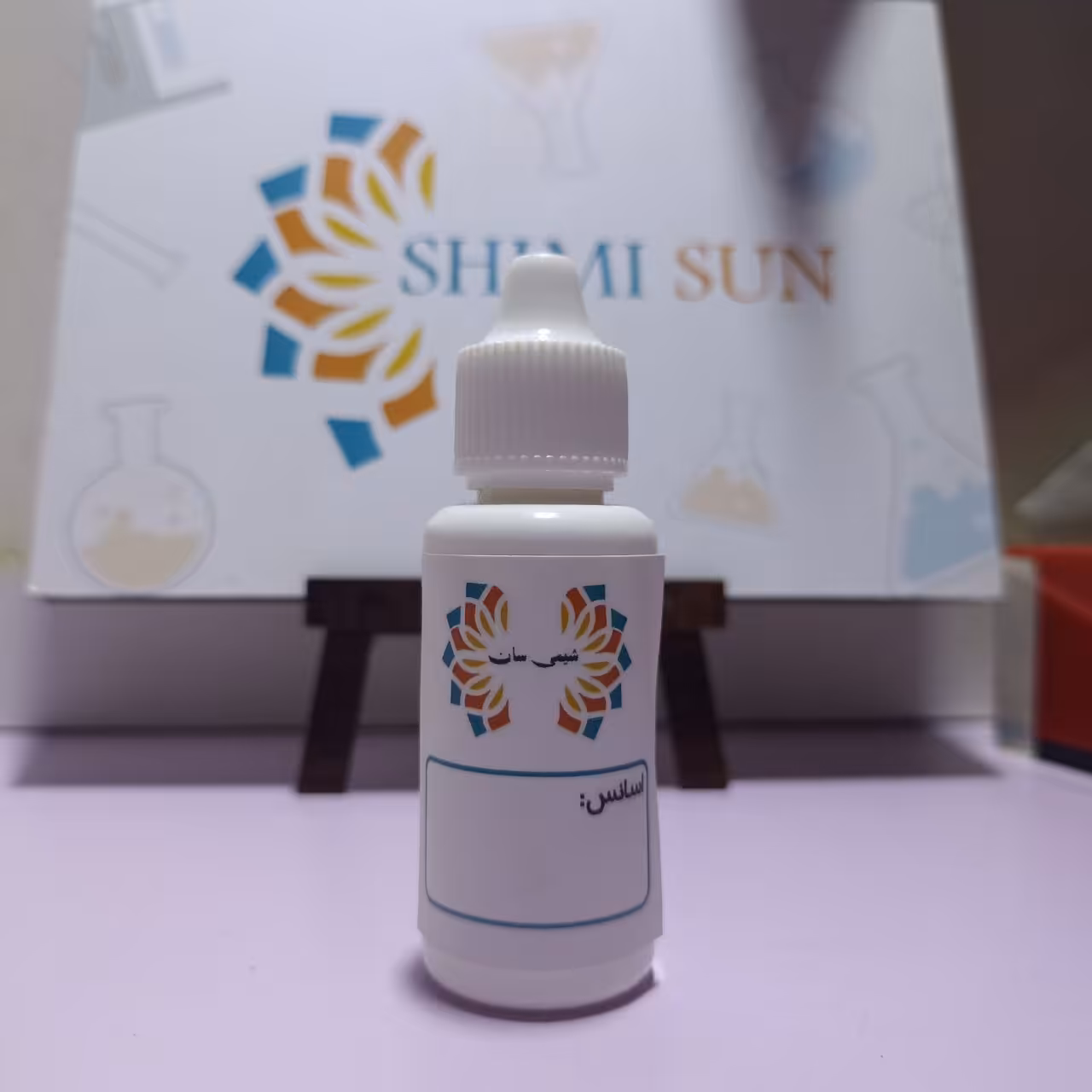 اسانس مایع اسطوخودوس(لوندر) حلال درچربی(عطری . عود سوز . شمع سازی) 30 میل