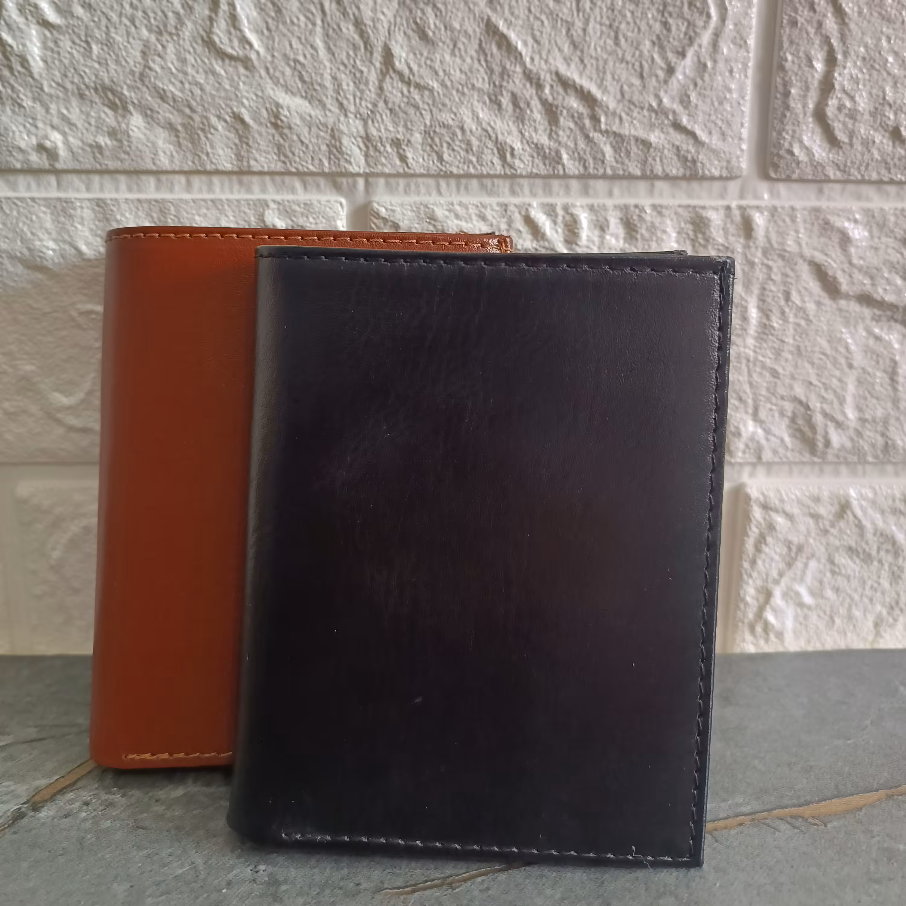 کیف پول برش لیزری چرمی طبیعی گاو سایز  بزرگ در دو رنگ قهوه ای و مشکی 