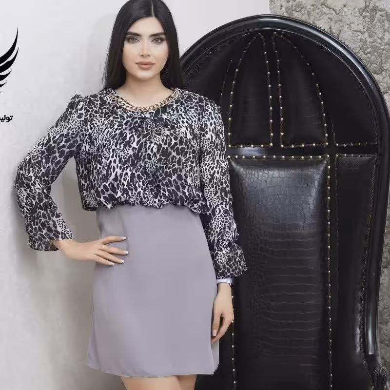 شومیز یقه گردنبندی.                                   