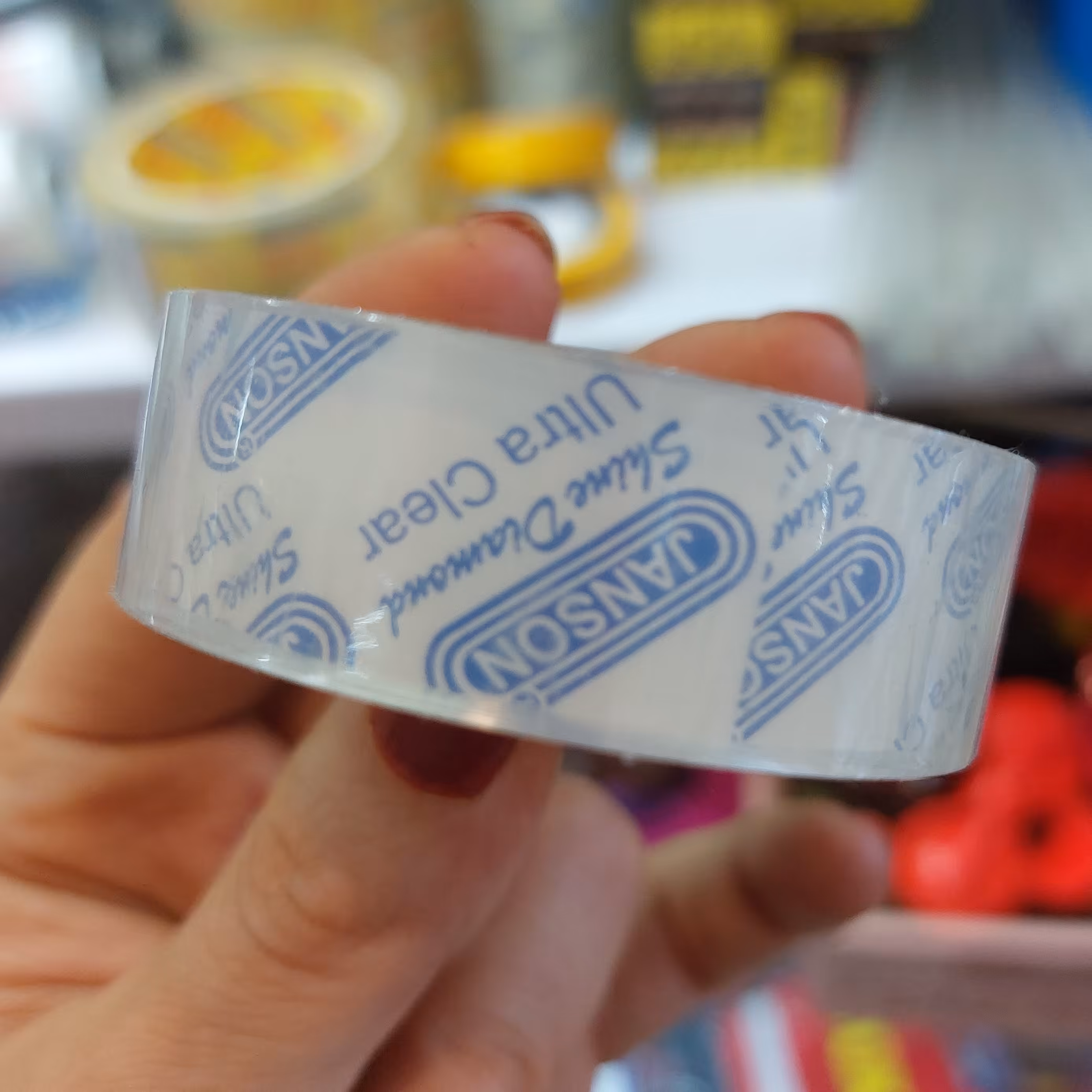 چسب نواری یا چسب شیشه ای در پلاسکو دهقان 