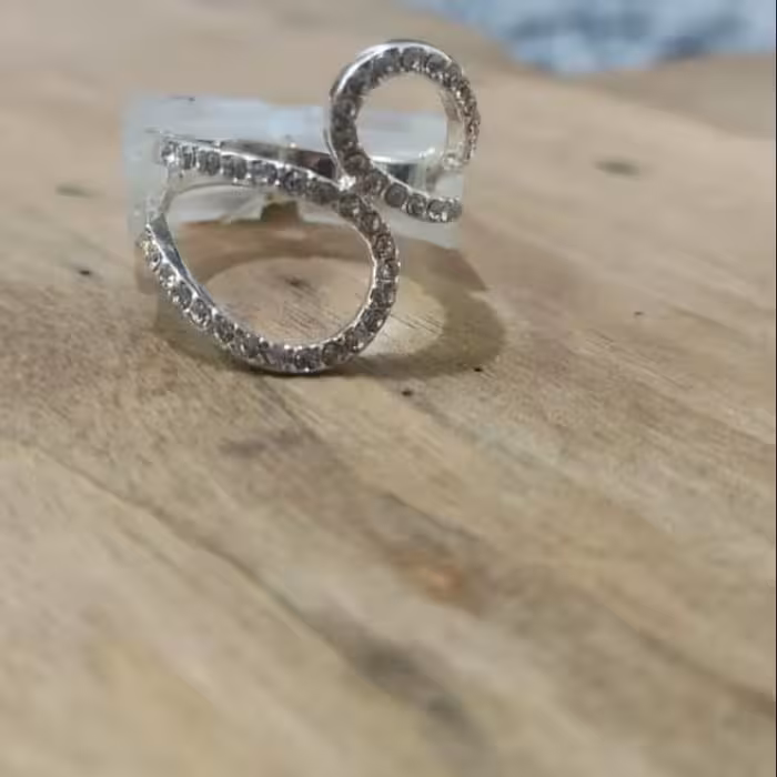 انگشترپرنگین جذاب رنگ ثابت ضد حساسیت دارای استاندارد اروپا 