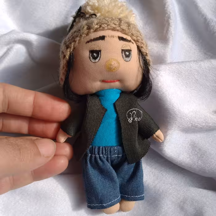 عروسک جاسوییچی بچه مهمونی گالری صانِع 