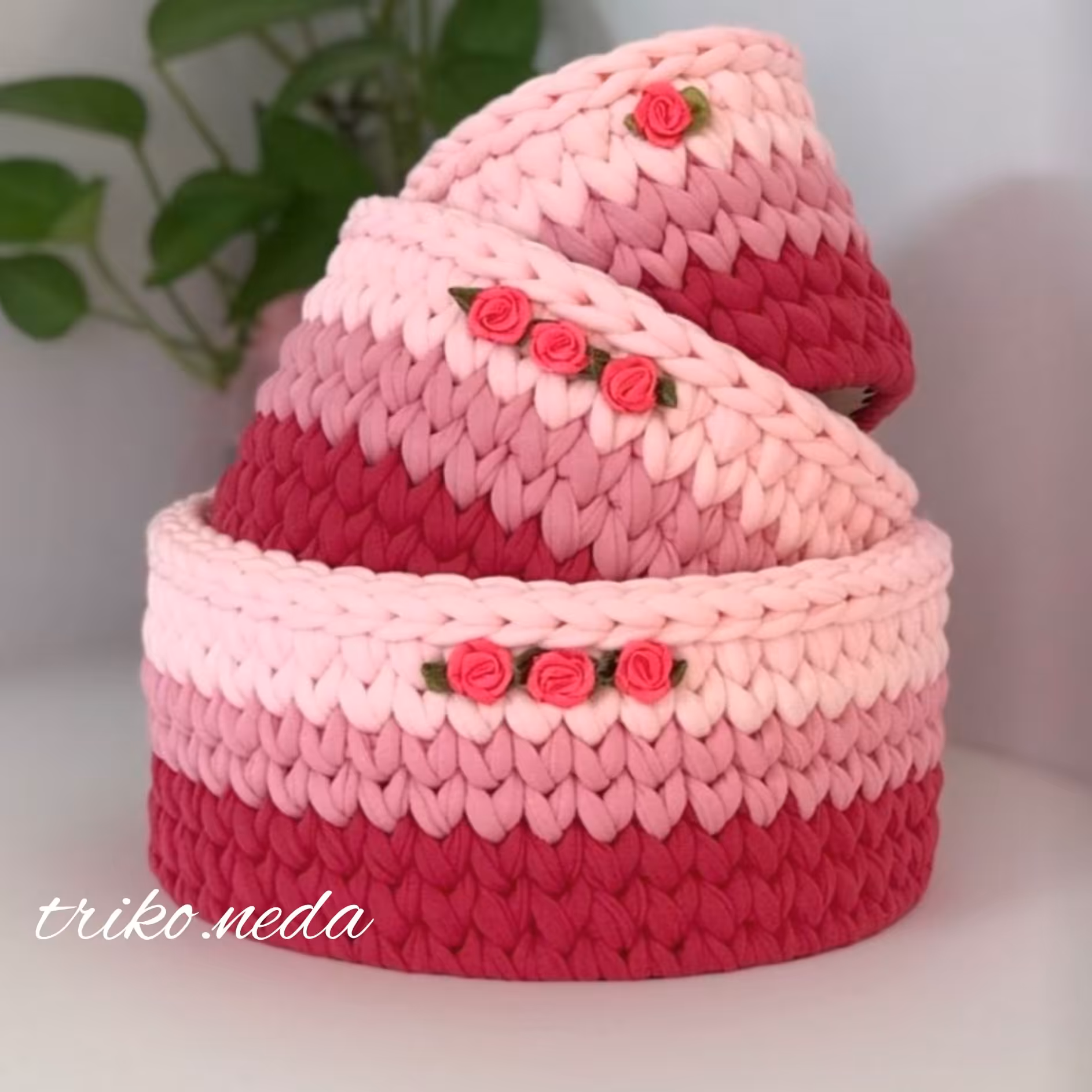 سبد نظم دهنده تریکویی، مدل ست آرایشی