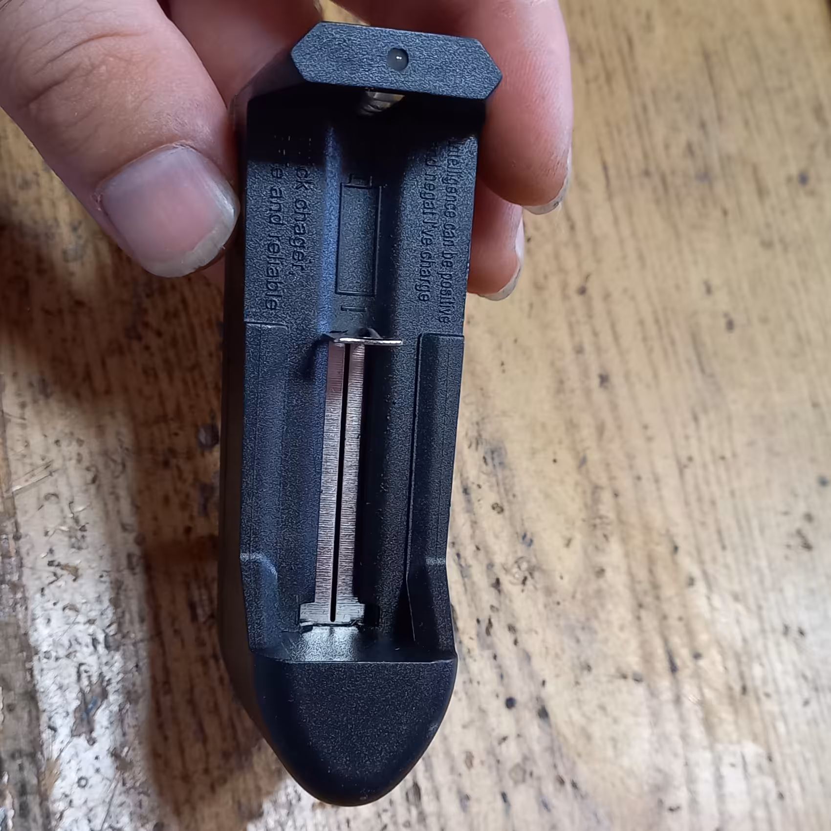 شارژر  باتری 18500 و 18650 لیتیوم یون 