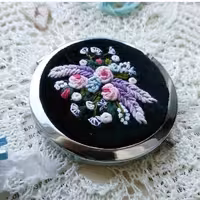 آینه جیبی گلدوزی طرح بوته گل