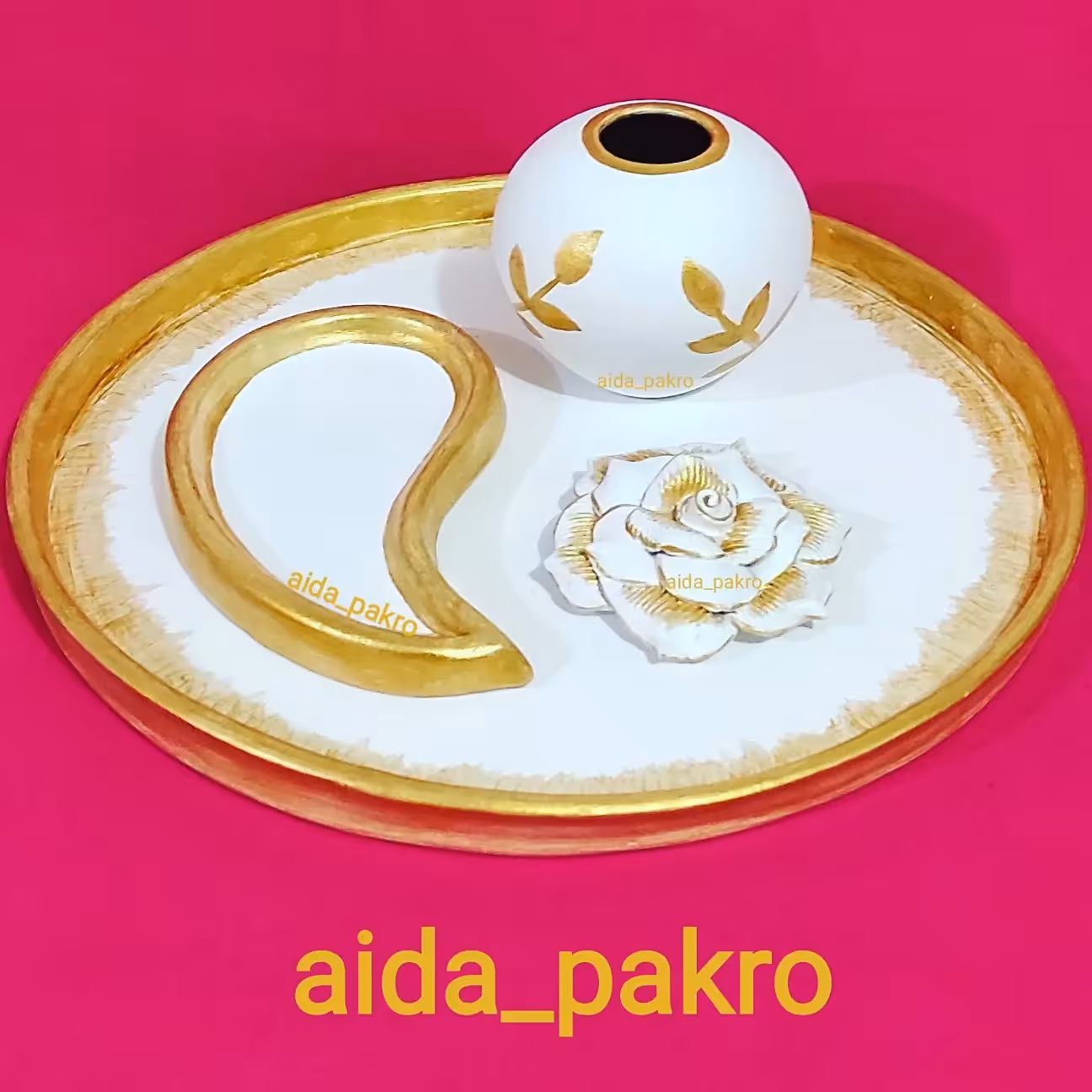 ست رومیزی چهارتکه سفید و طلایی