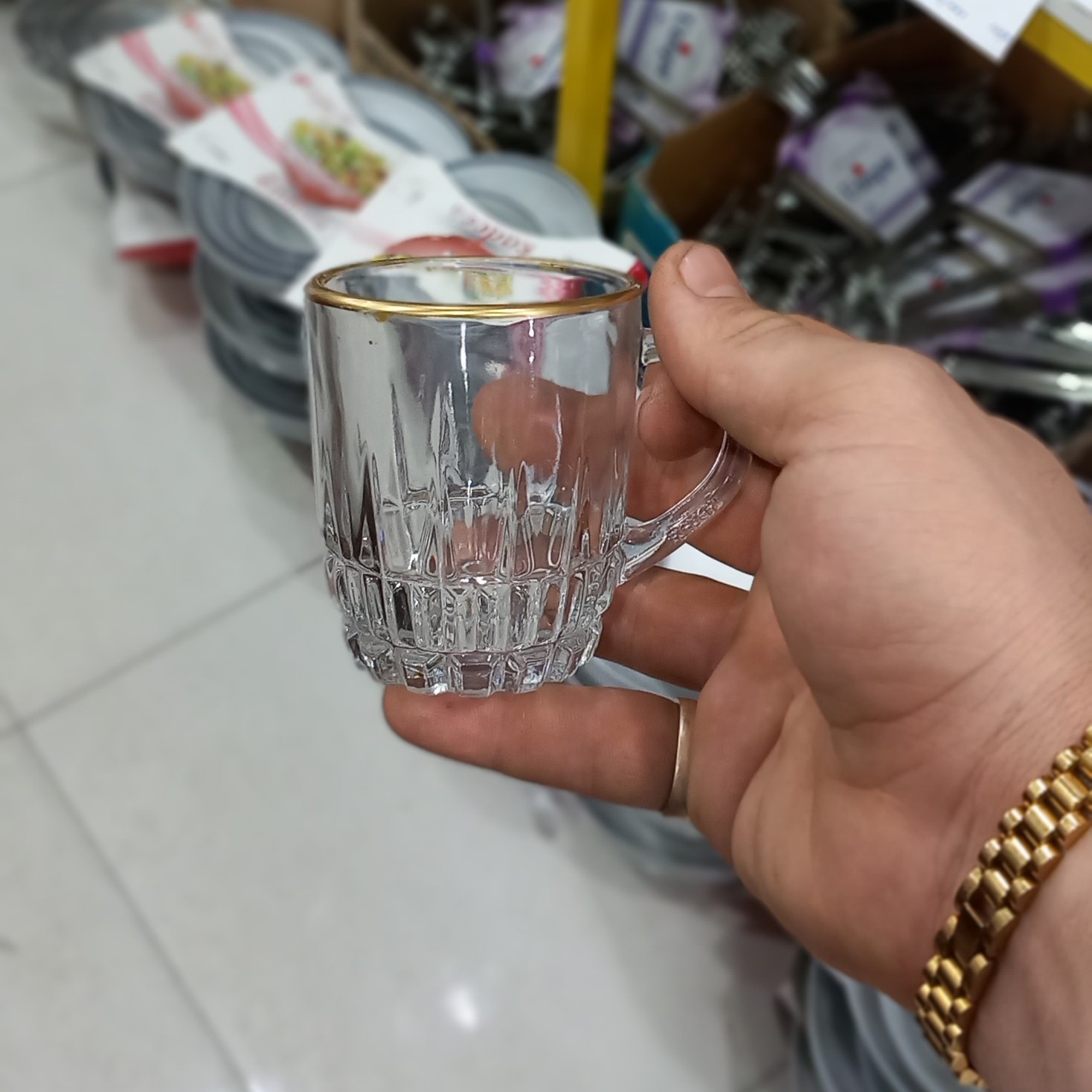 نیم لیوان لنس لب طلا