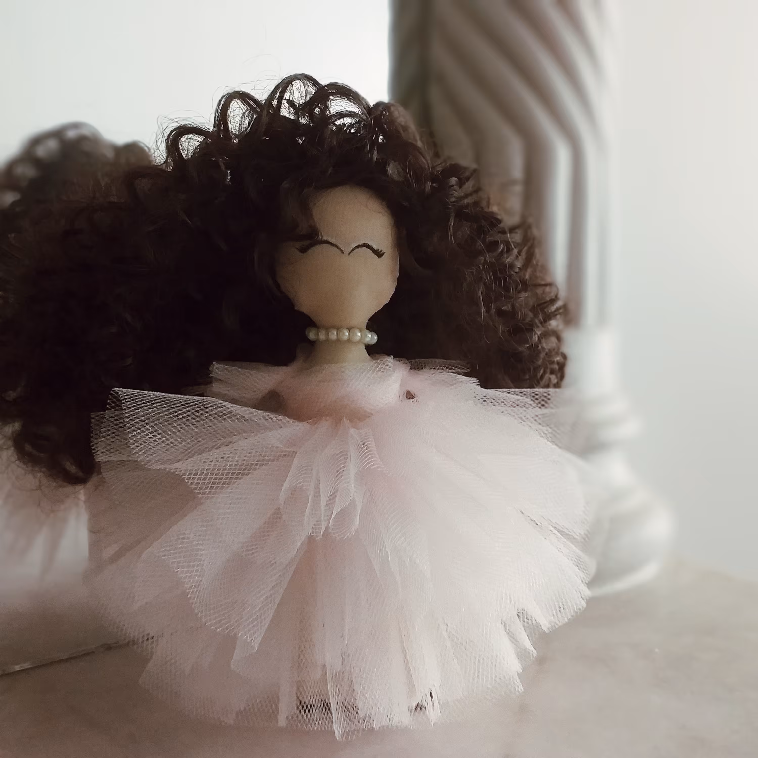 عروسک تیلدا مو فرفری دستساز کادویی 20 سانتی صورتی روشن