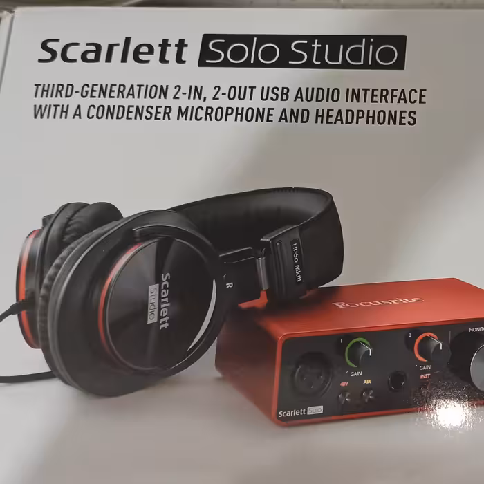 پکیج استودیویی فوکوسرایت solo G3 محصول آنباکس هست بسیار تمیز